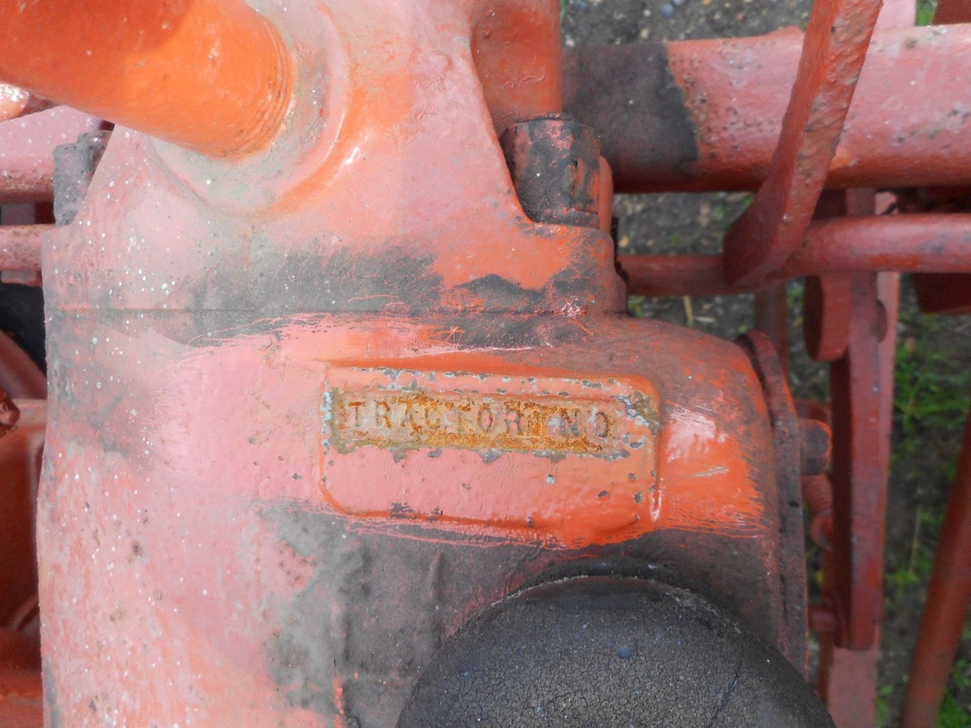 Allis Chalmers vintage tractor with mid mounted hoe - Image 4 of 12