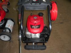 Honda engined 3000psi petrol power washer