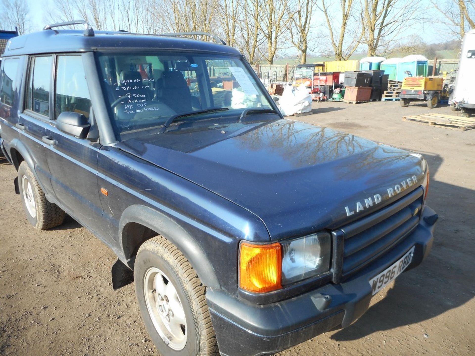 Land Rover Discovery TD5 XS 7-seat 4wd car blue manual - Image 3 of 12