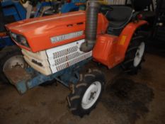 Kubota B1400 4wd compact tractor.