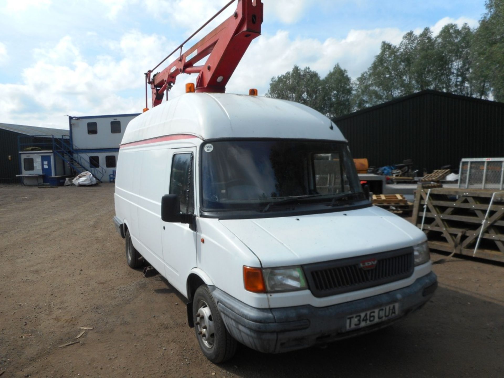 LDV high top van fitted with Bizzocchi KV120 manlift