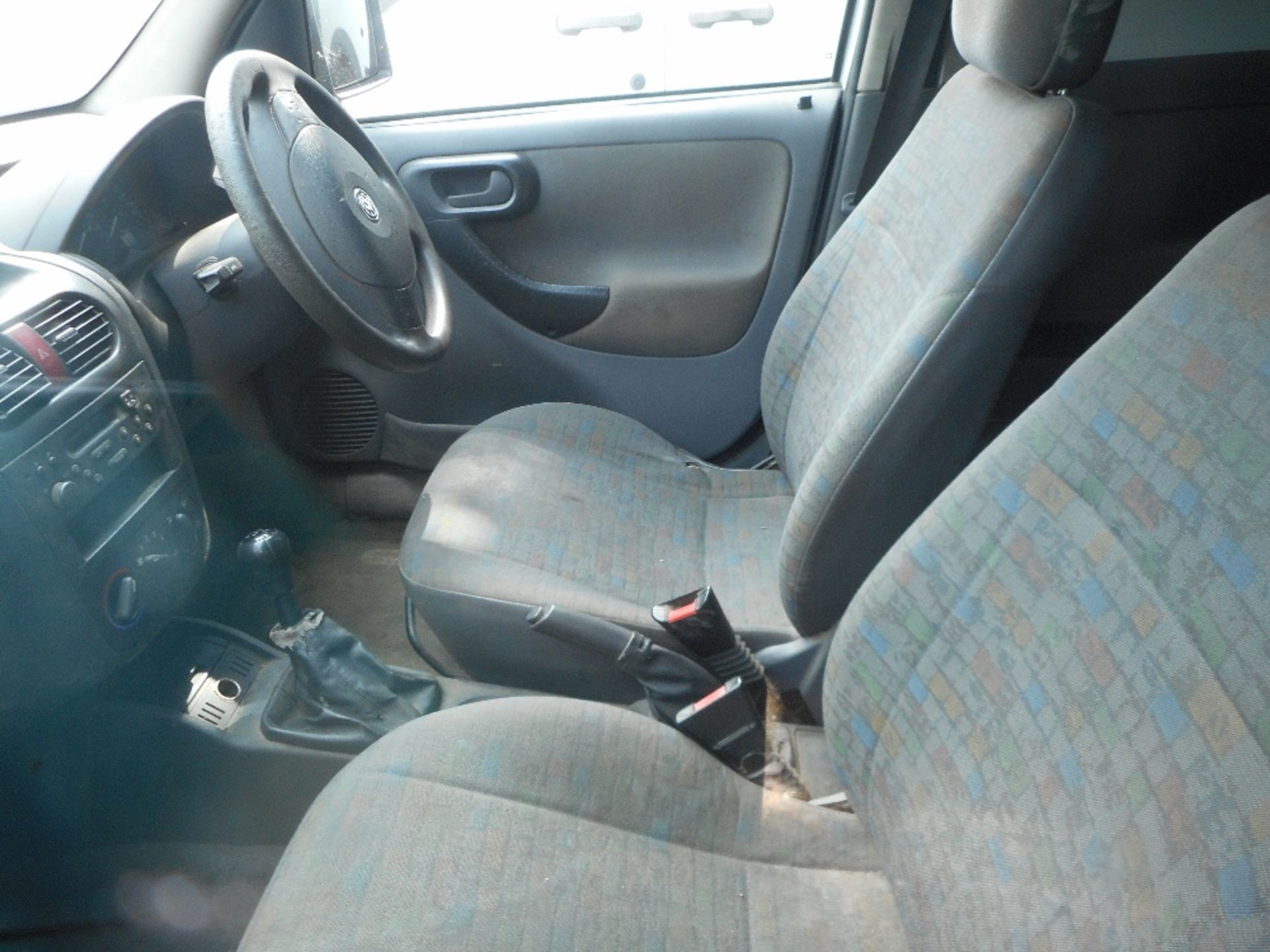 Vauxhall Combo crew van with extra row of seats white year 2004 - Image 9 of 9