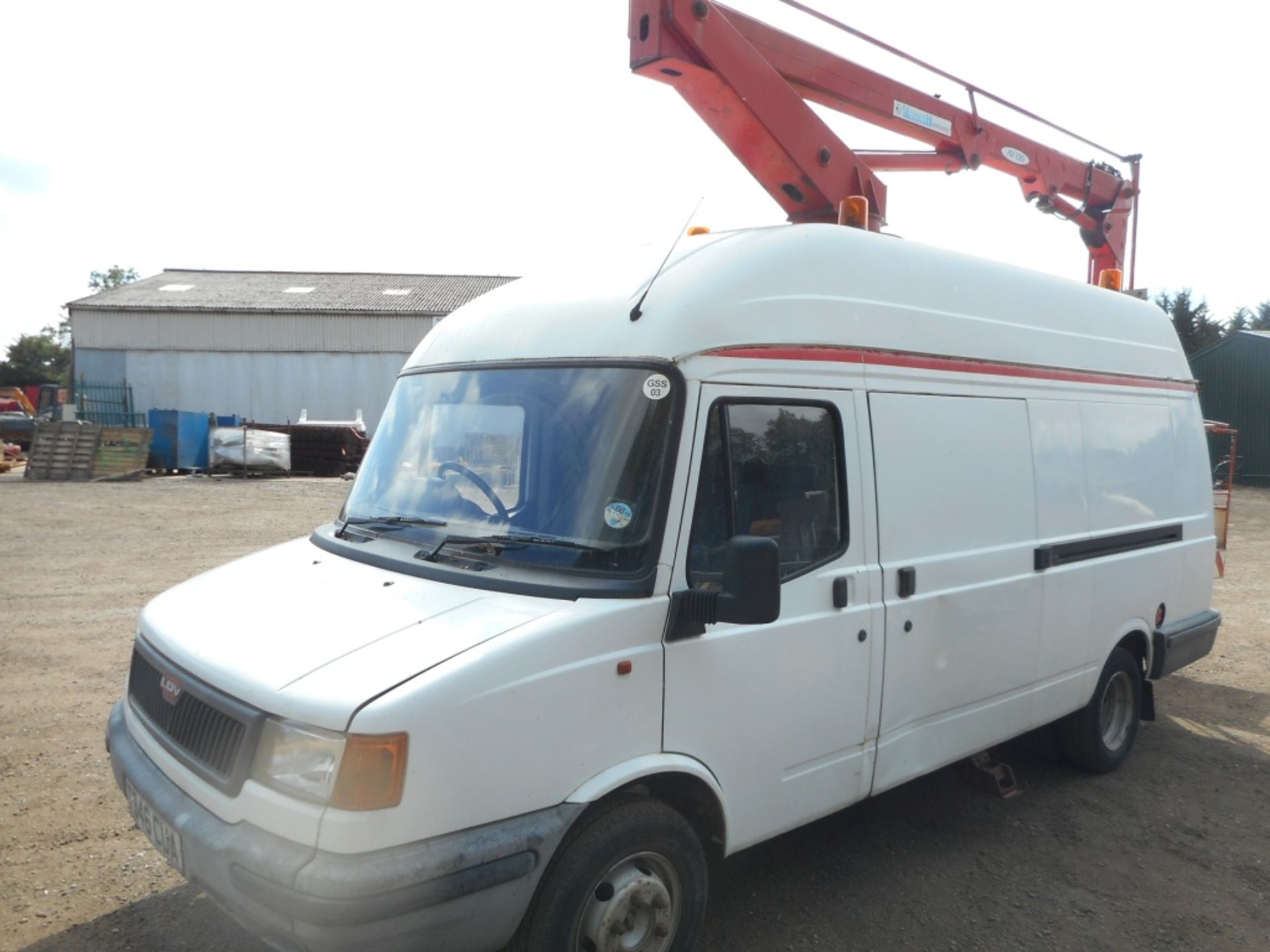 LDV high top van fitted with Bizzocchi KV120 manlift - Image 4 of 13