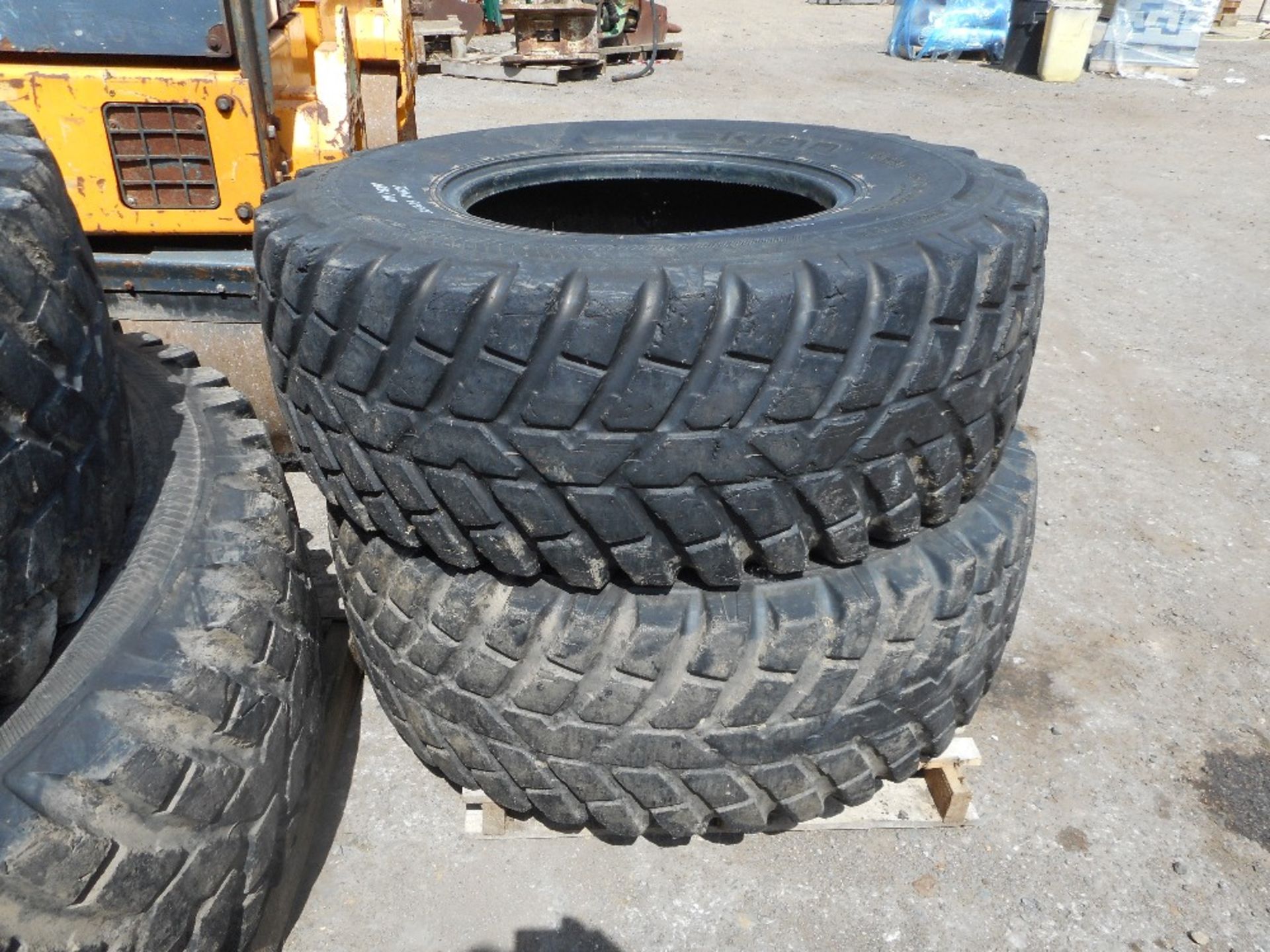 Set of front and rear John Deere grass tyres for 6600/6100  4.80/80 R38  4.40-80R24. - Image 2 of 6