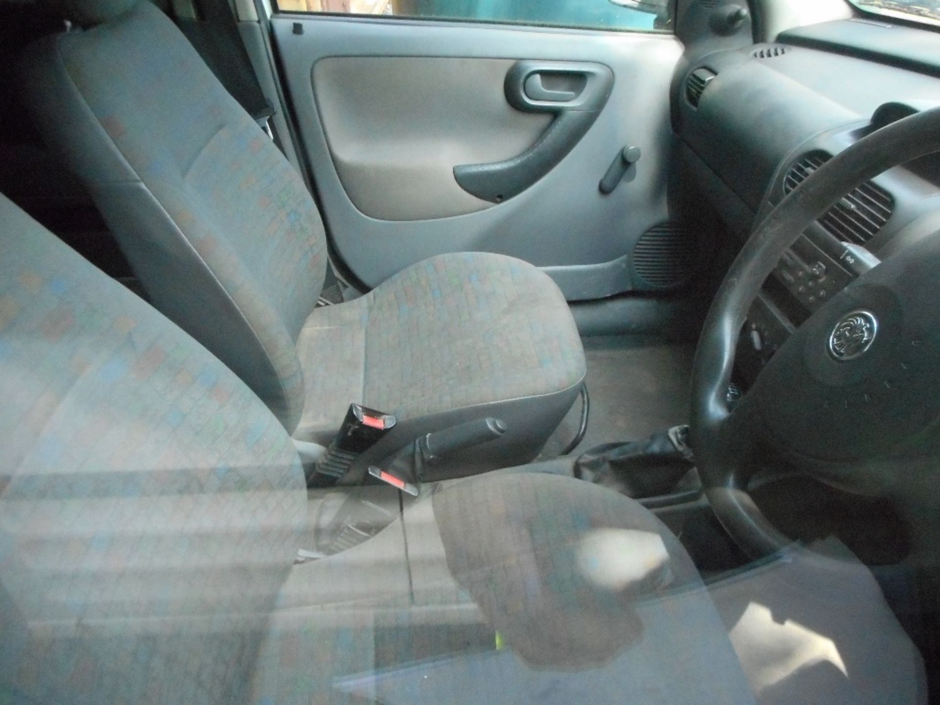 Vauxhall Combo crew van with extra row of seats white year 2004 - Image 6 of 9