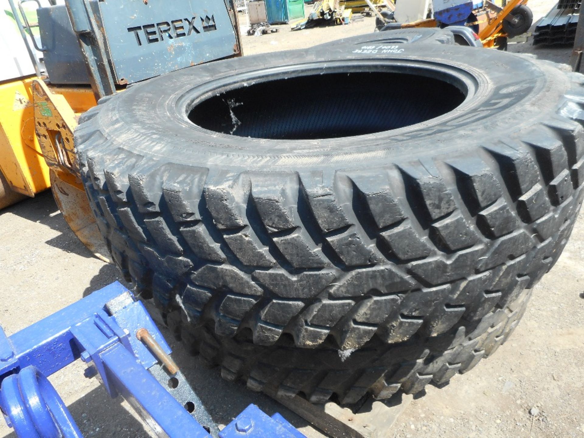 Set of front and rear John Deere grass tyres for 6600/6100  4.80/80 R38  4.40-80R24. - Image 4 of 6