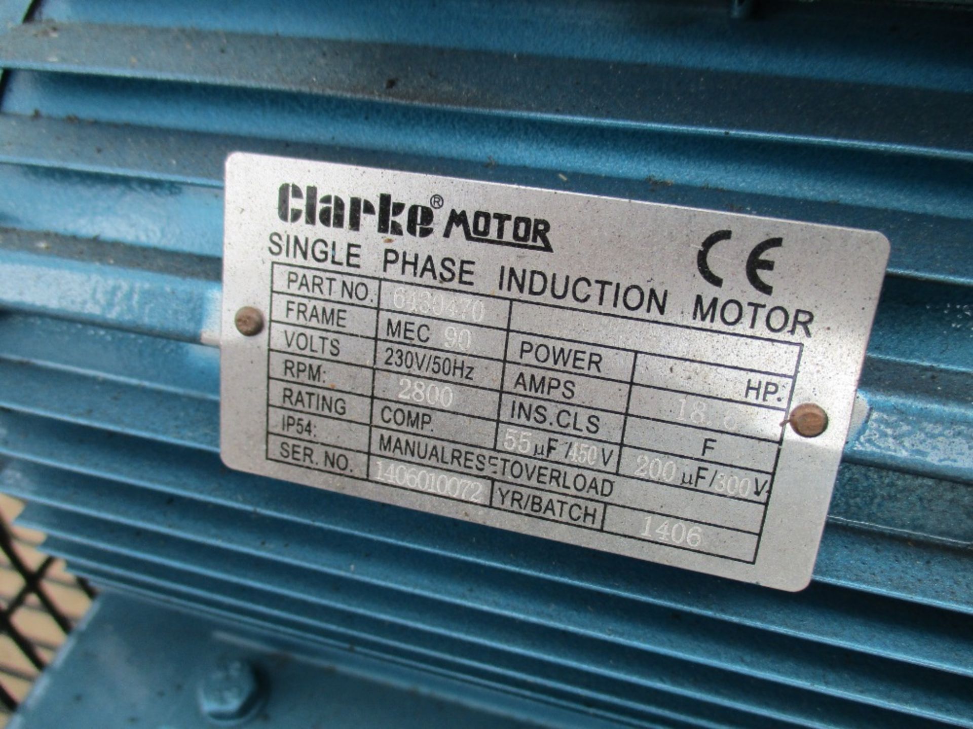 CLARKE TWIN MOTORED AIR COMPRESSOR SINGLE PHASE YEAR 2014 BUILD SOURCED FROM COMPANY CLOSURE - Image 5 of 6
