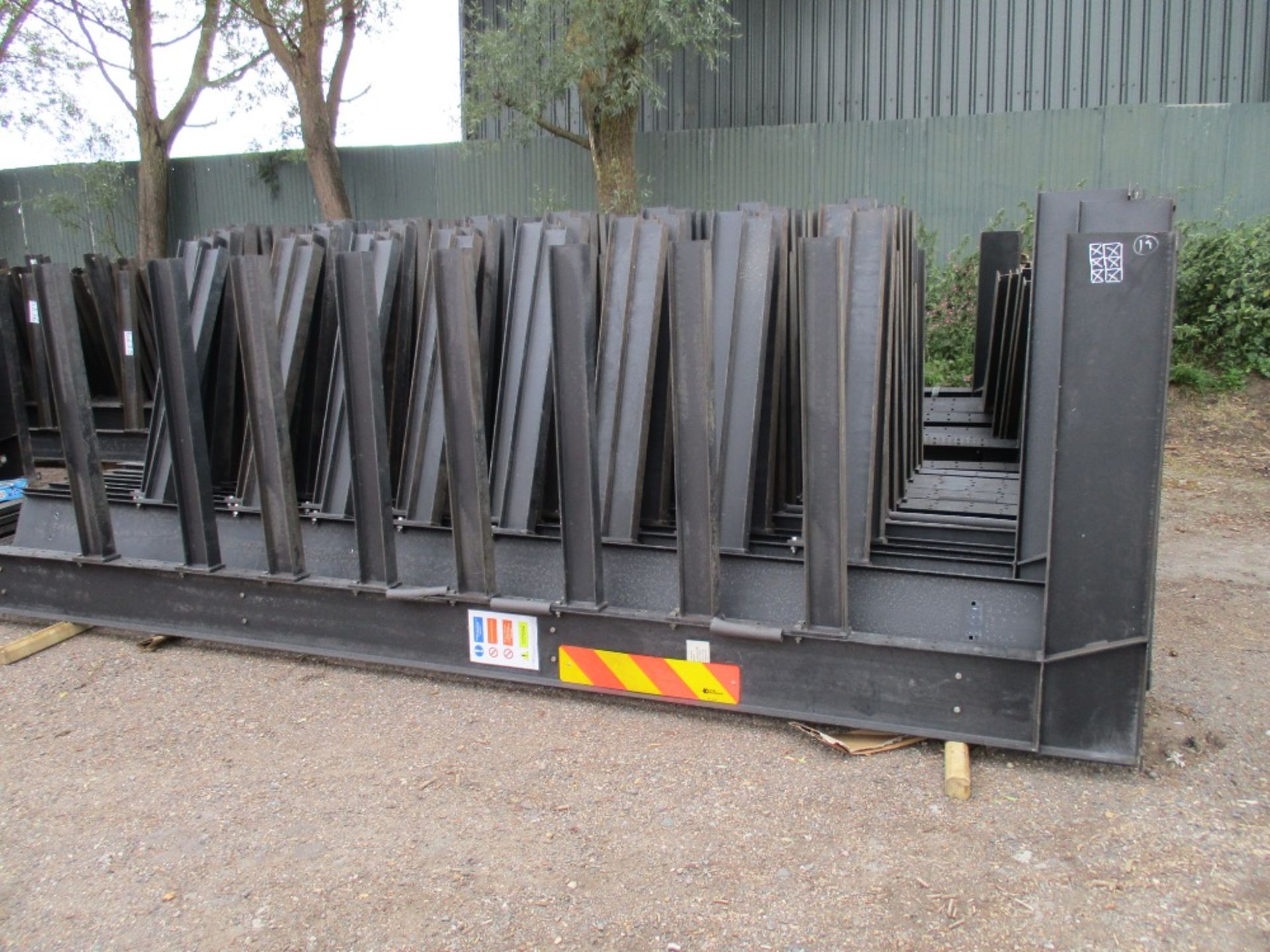 Cantilever Board/timber racking heavy duty type. This lot consists of 2 bays (3 uprights) - Image 2 of 4