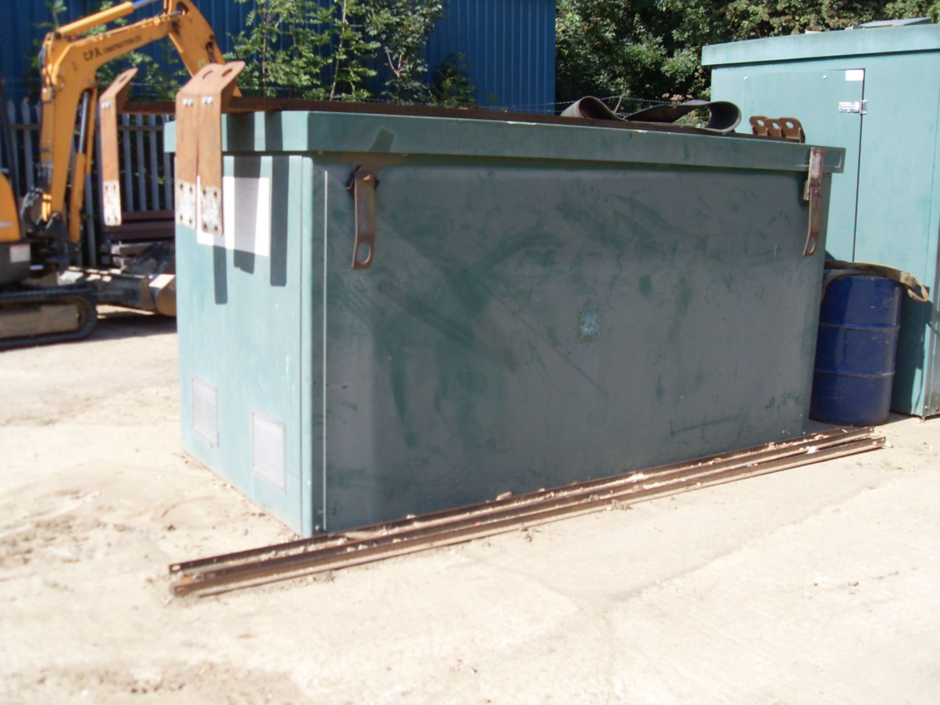 Sectional PORTABLE building suitable for pump house / electrical fuse panel/store room  or similar - Image 2 of 3