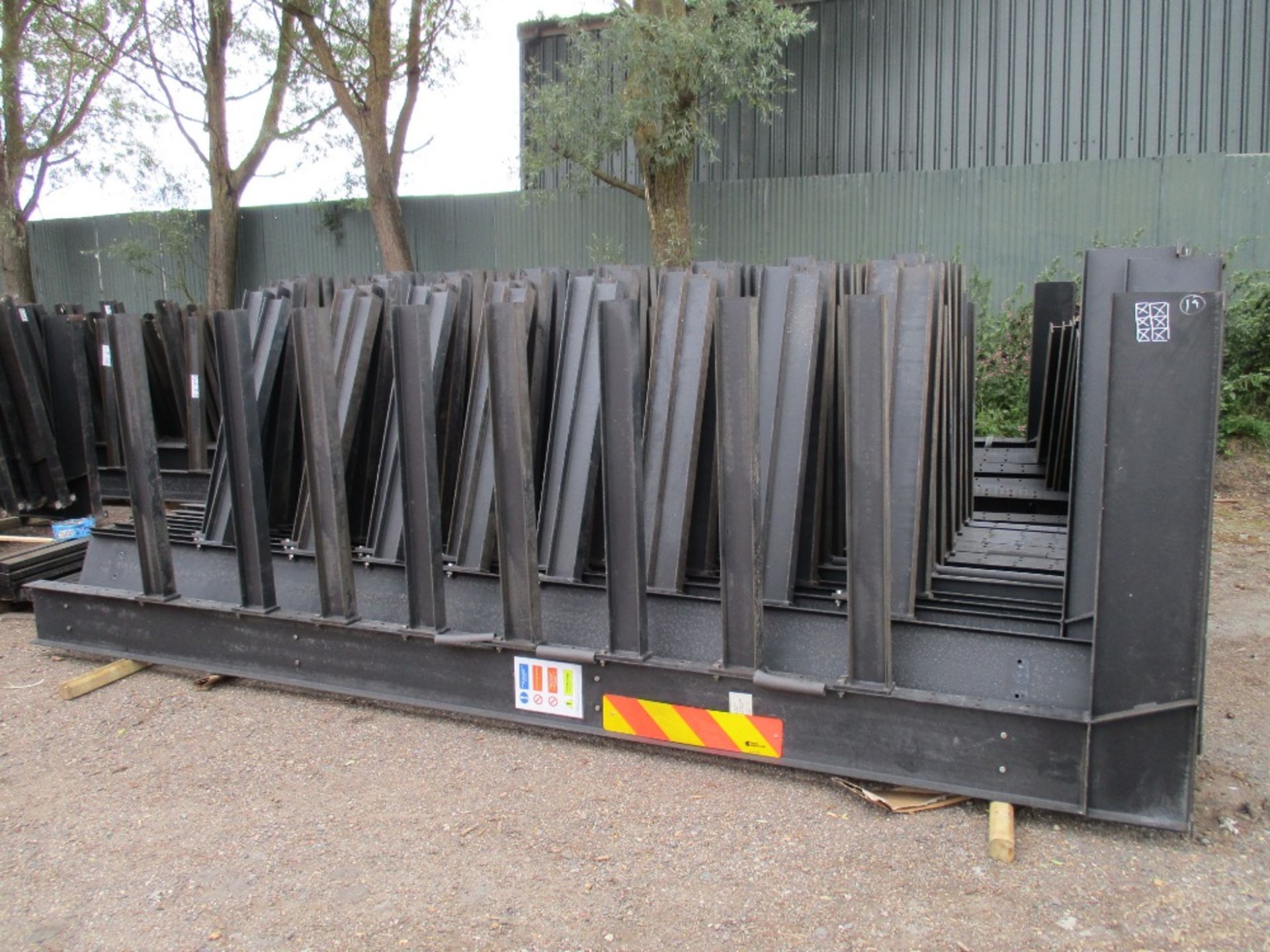 Cantilever Board/timber racking heavy duty type. This lot consists of 2 bays (3 uprights) - Image 2 of 4