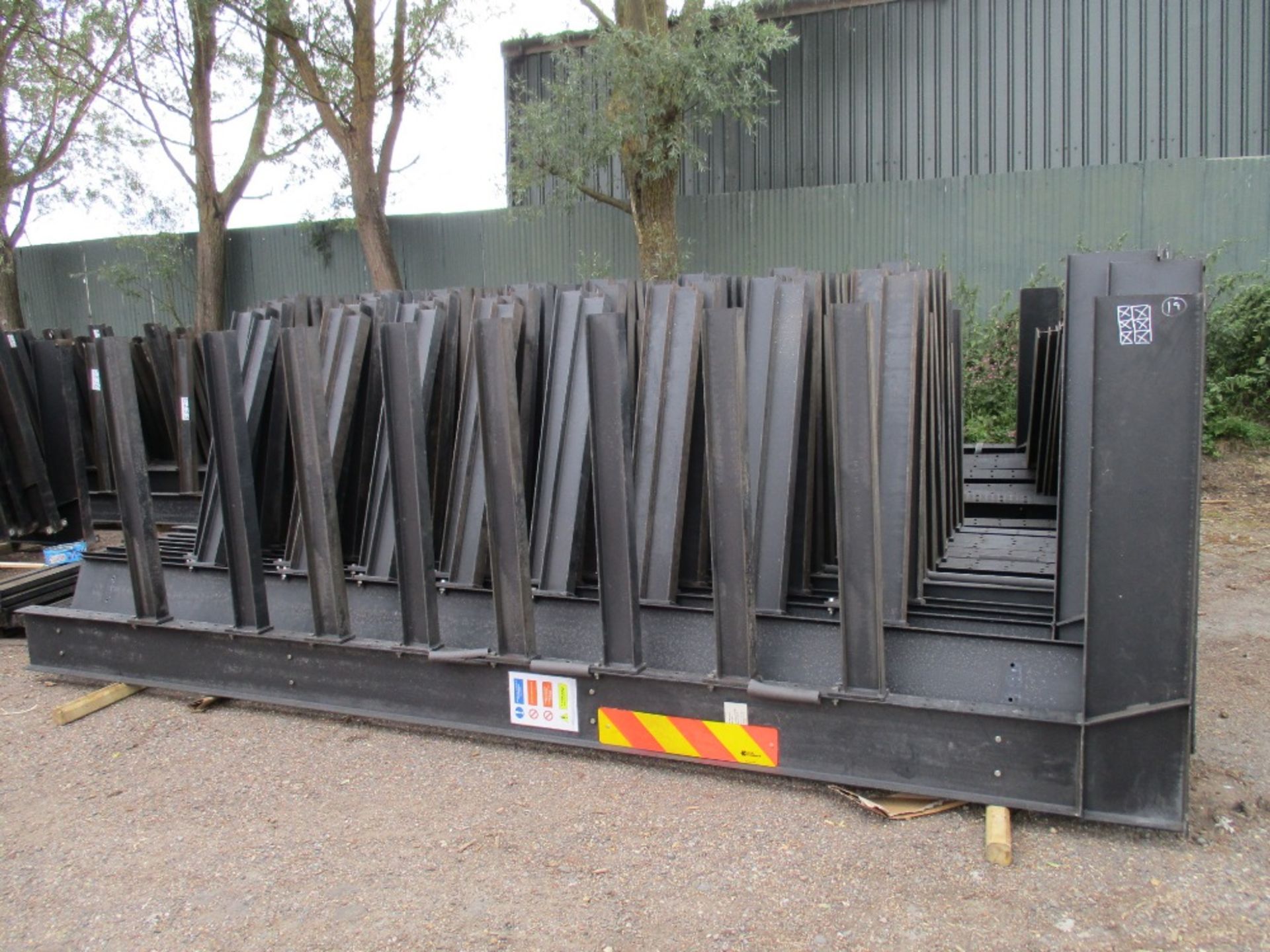 Cantilever Board/timber racking heavy duty type. This lot consists of 2 bays (3 uprights) - Image 2 of 4