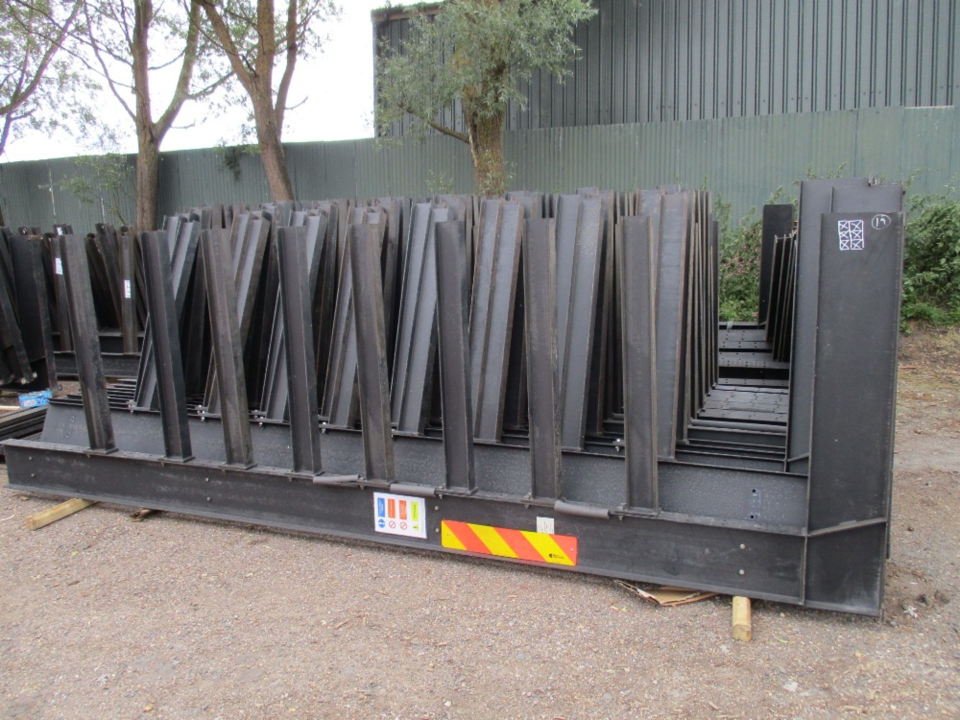 Cantilever Board/timber racking heavy duty type. This lot consists of 2 bays (3 uprights) - Image 2 of 4