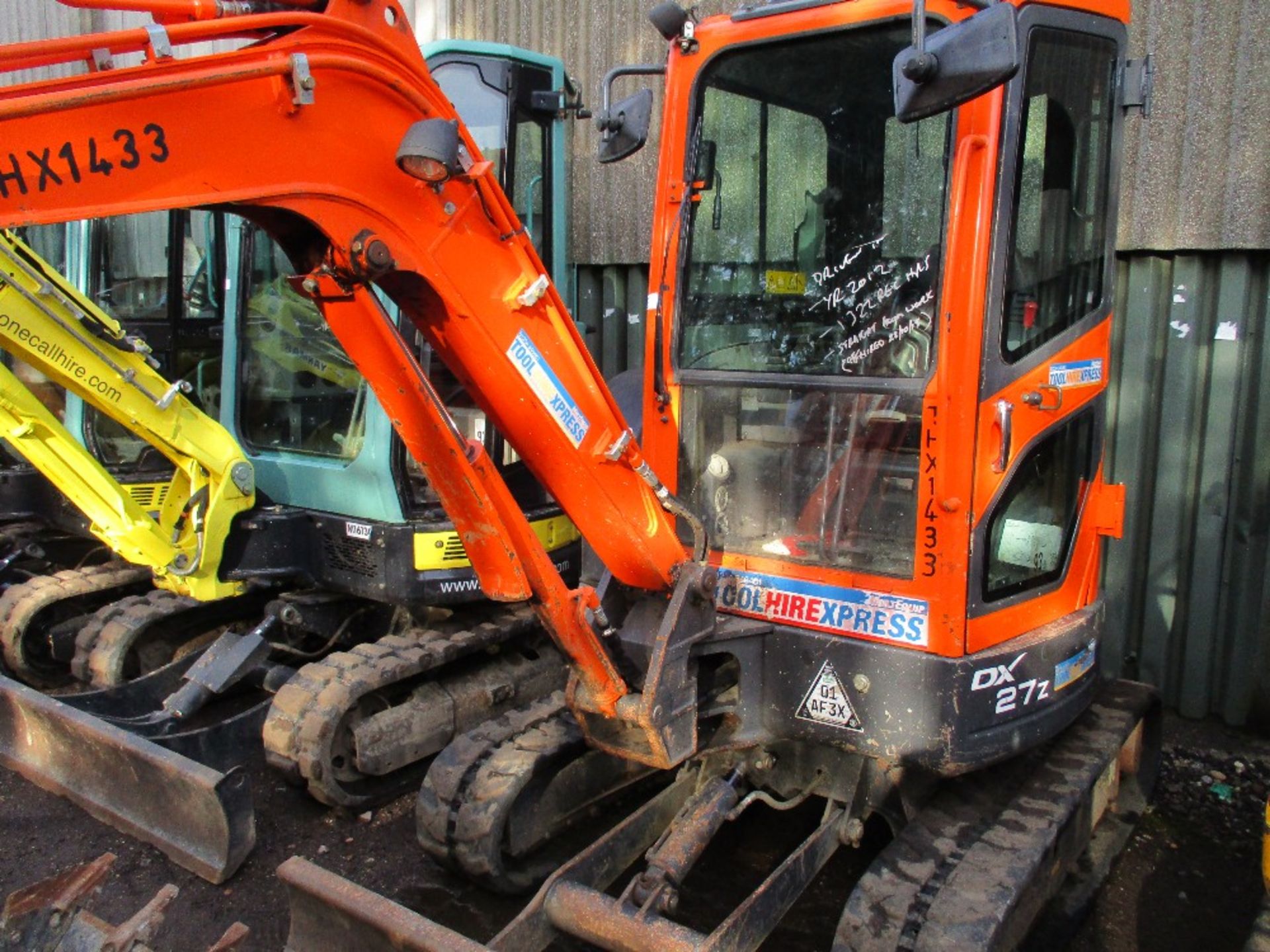 DOOSAN DX27Z 3 TONNE ZERO TAIL SWING EXCAVATOR YEAR 2012 BUILD - Image 8 of 8