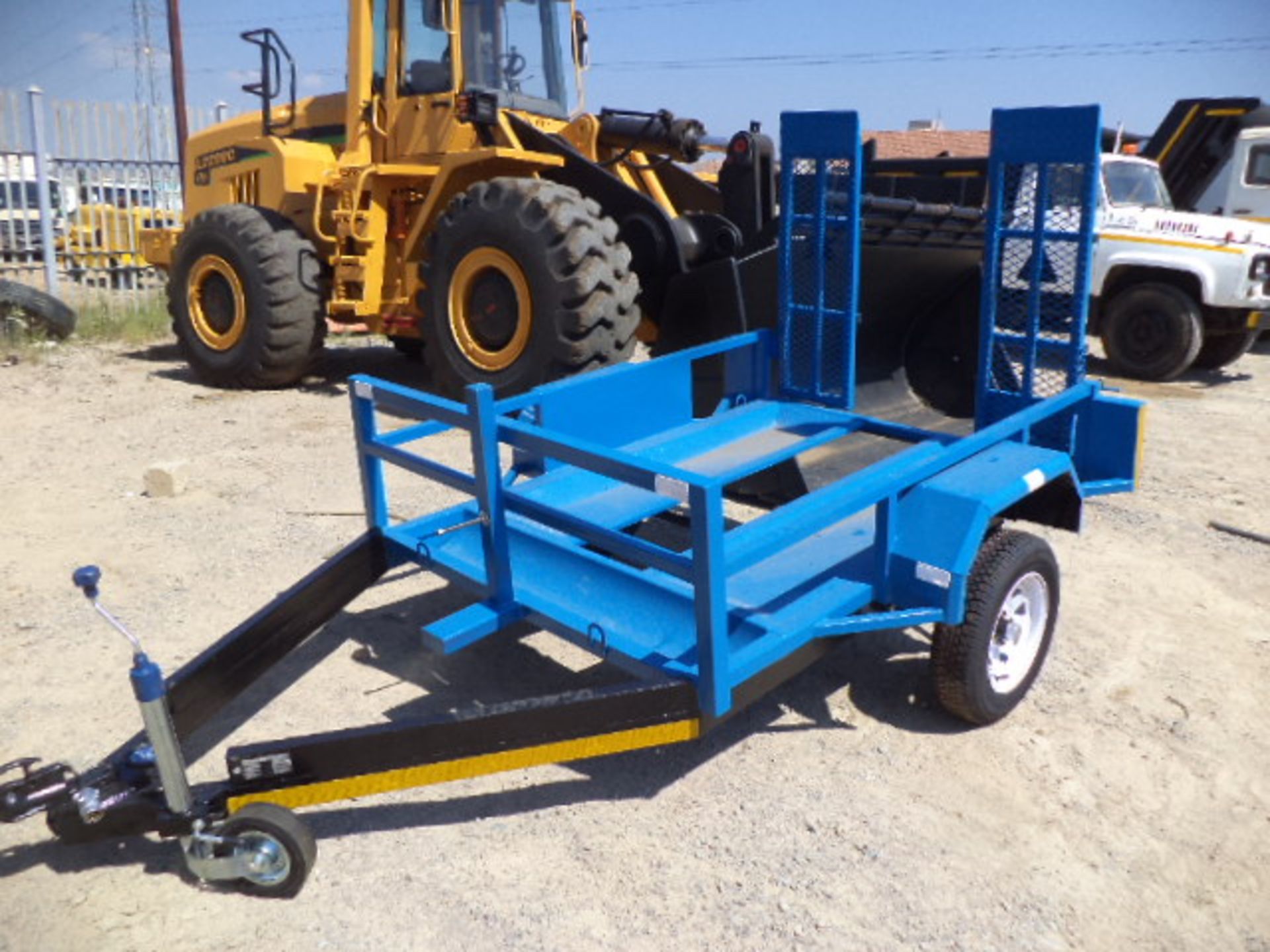 NEW Single Axle Blue Trailer With Ramps (Vin No: AA9B175UBEBTT1323 )(un-registered)