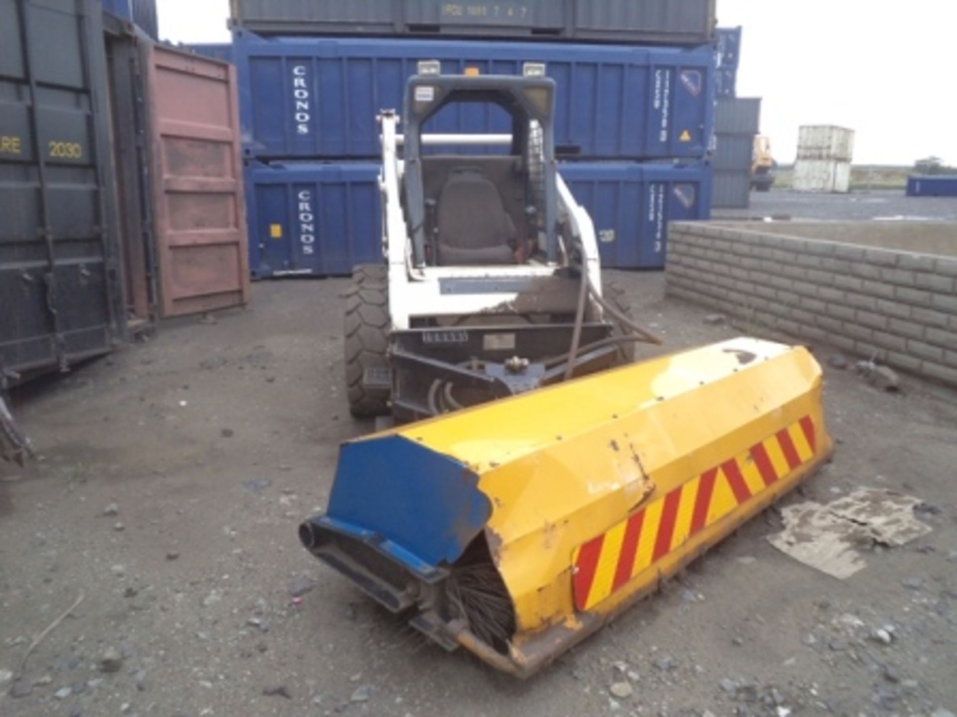 BOBCAT S205 WITH 73" SWEEPER (NON RUNNER) YELLOW A3LJ11163