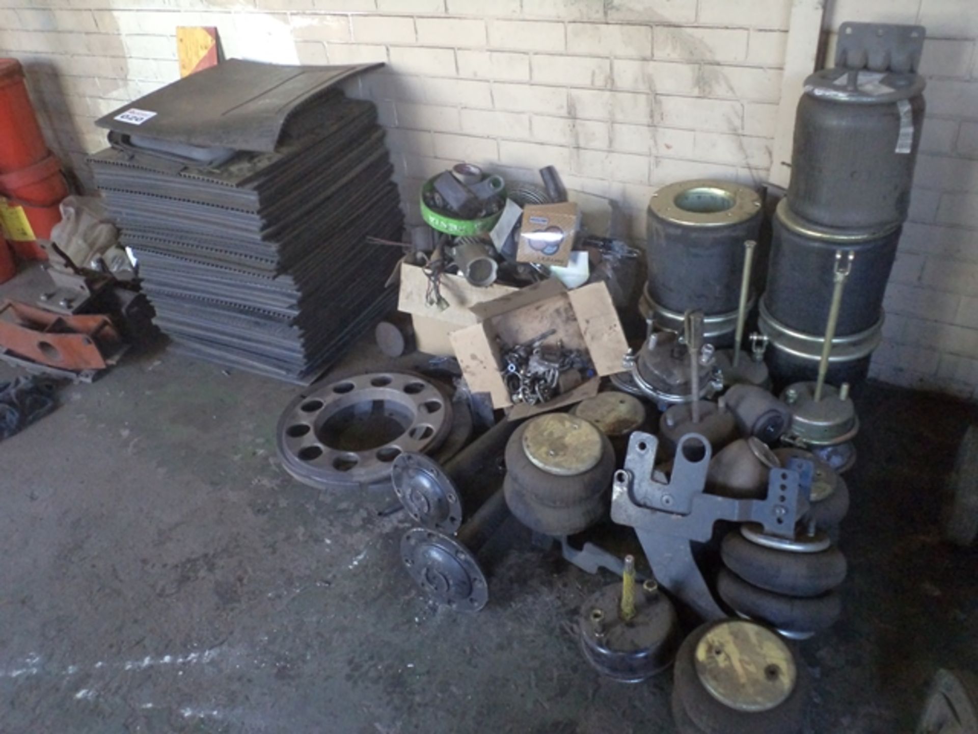 LOT TRUCK RUBBER MATS, AIR BOOSTER & SIDE SHAFT