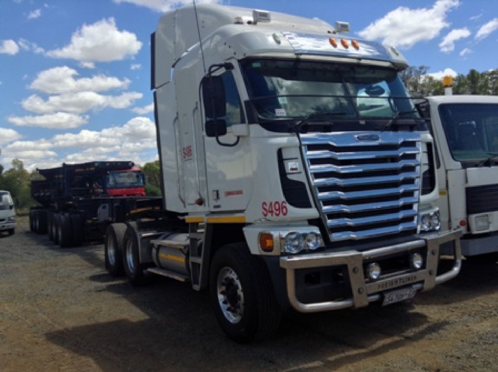 2013 FREIGHTLINER ARGOSY 90 CUM 500 NG DOUBLE AXLE HORSE KM NOT VISIBLE- 14 DAY PAPER DELAY