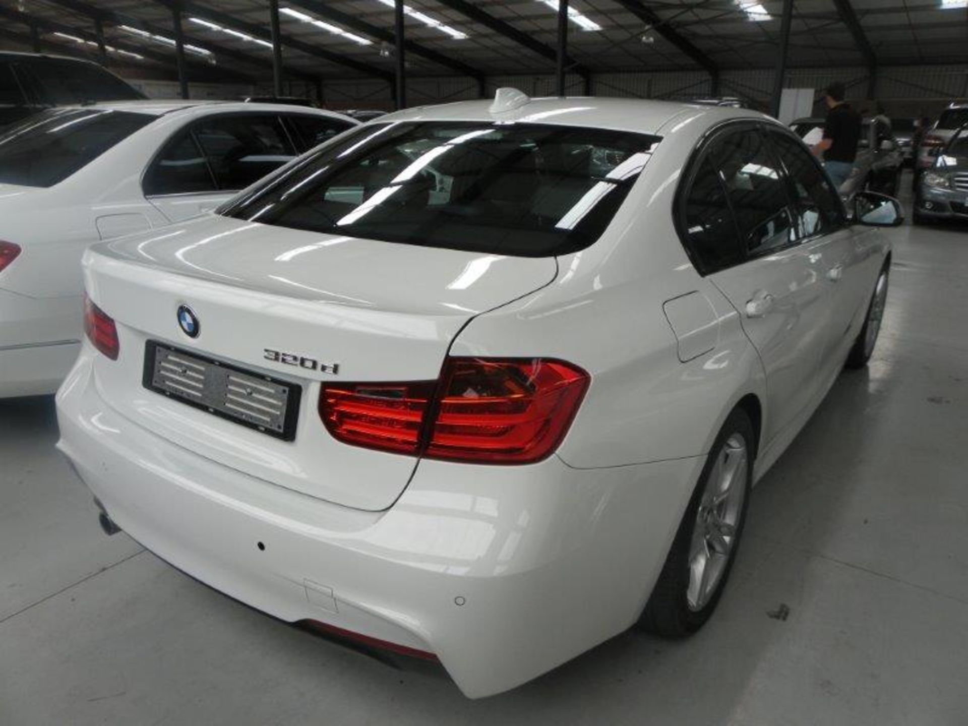 2013-01-09 BMW 320d Auto (Vin No: WBA3D360X0NP70264 )(Black Leather, Sunroof, PDC) (White)(55 987 - Image 2 of 2