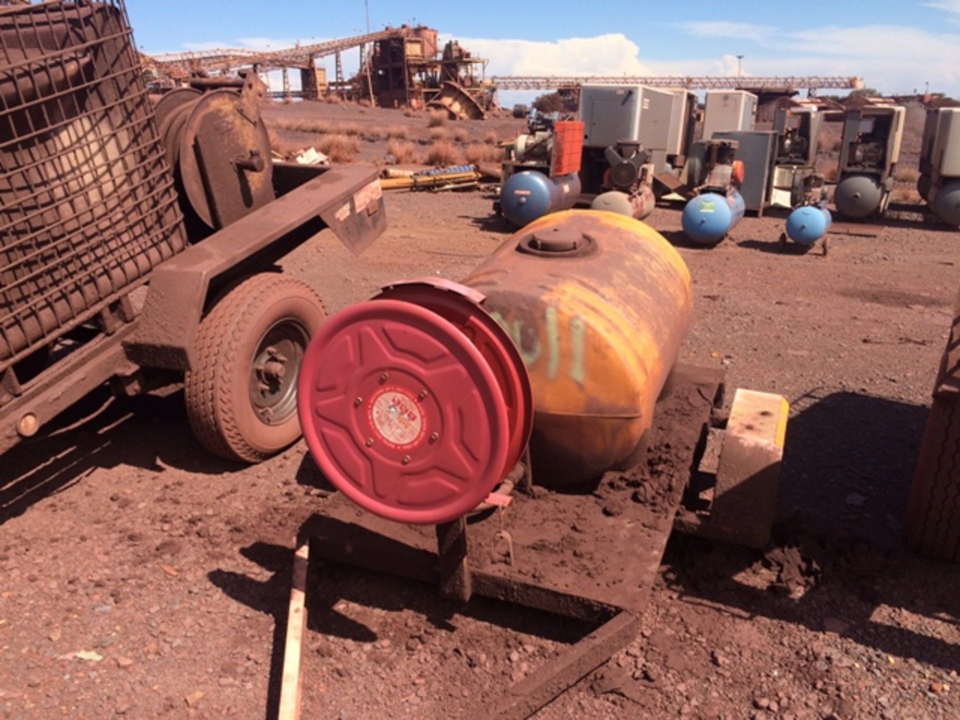 3 X ASSORTED PORTABLE DIESEL TANKS (BEESHOEK MINE, NC) TO BE SOLD AS ONE LOT - Image 3 of 9