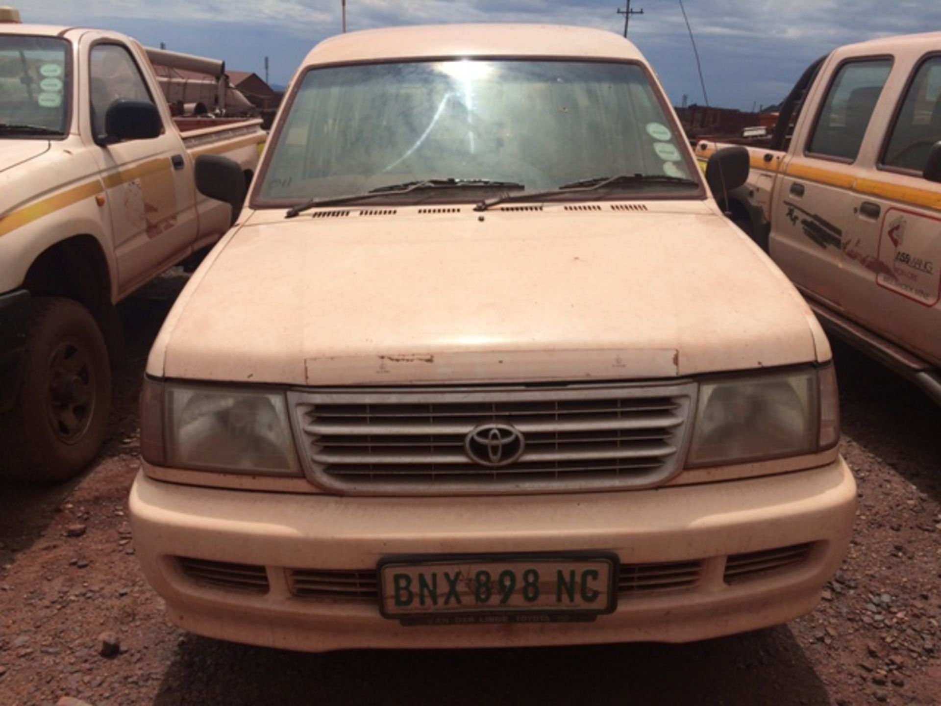 2003TOYOTA CONDOR3000D EST TE328413KM DEREG.NO DOC FEE (BEESHOEK)STICKERS TO REMOVED BEFORE DISPATCH