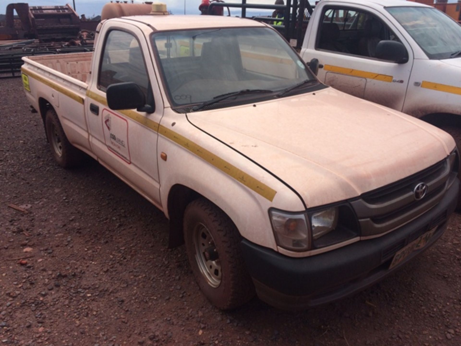 2003TOYOTA HILUX 2400DLWB 64986KM-DEREG.NO DOC FEE
(BEESHOEK)STICKERS TO BE REMOVED BEFORE DISPATCH