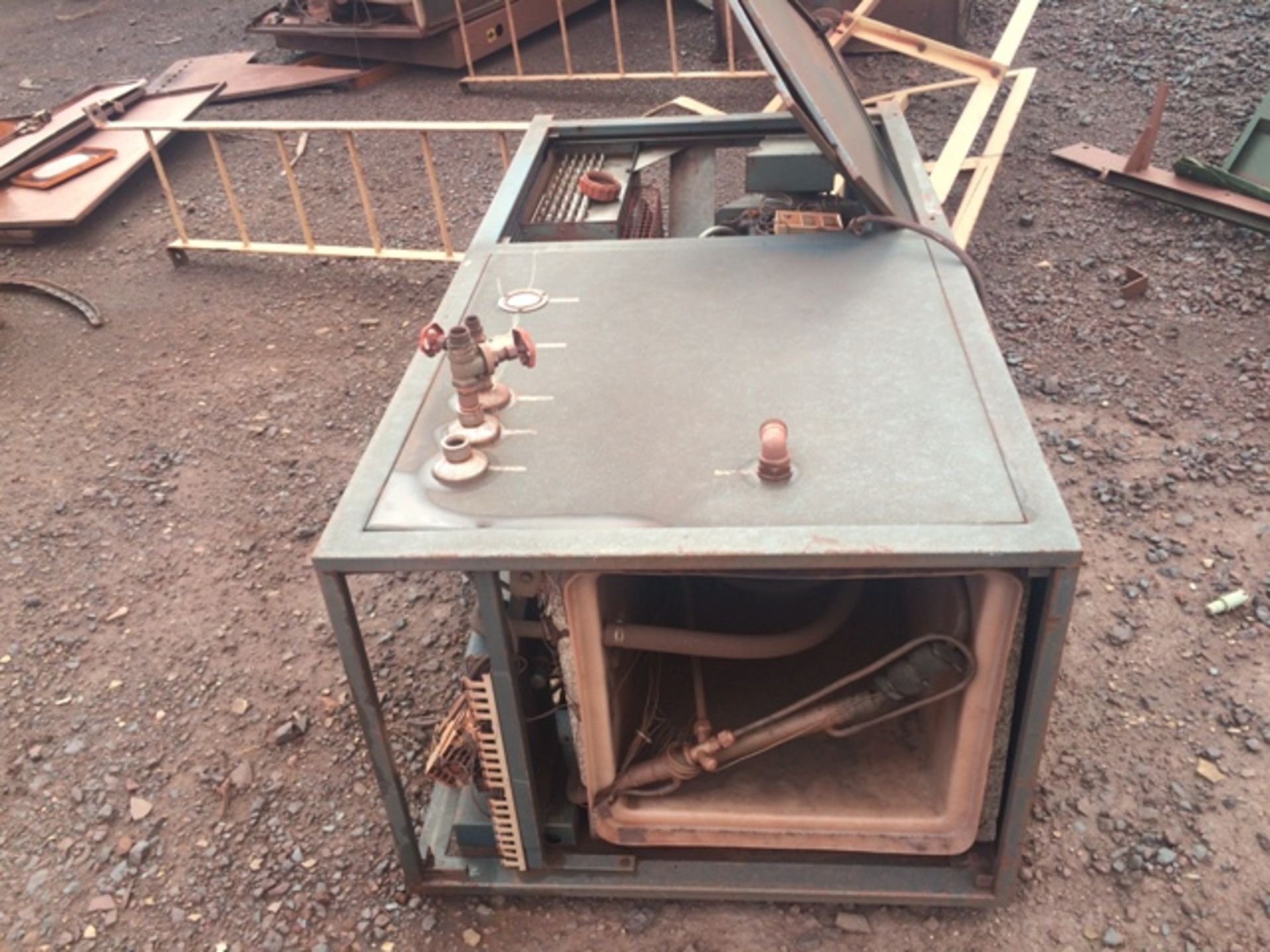 INDUSTRIAL AIR CONDITIONER (STRIPPED) WITH COMPRESSOR, COOLING TOWER & MOTORS BEESHOEK MINE - Image 5 of 9