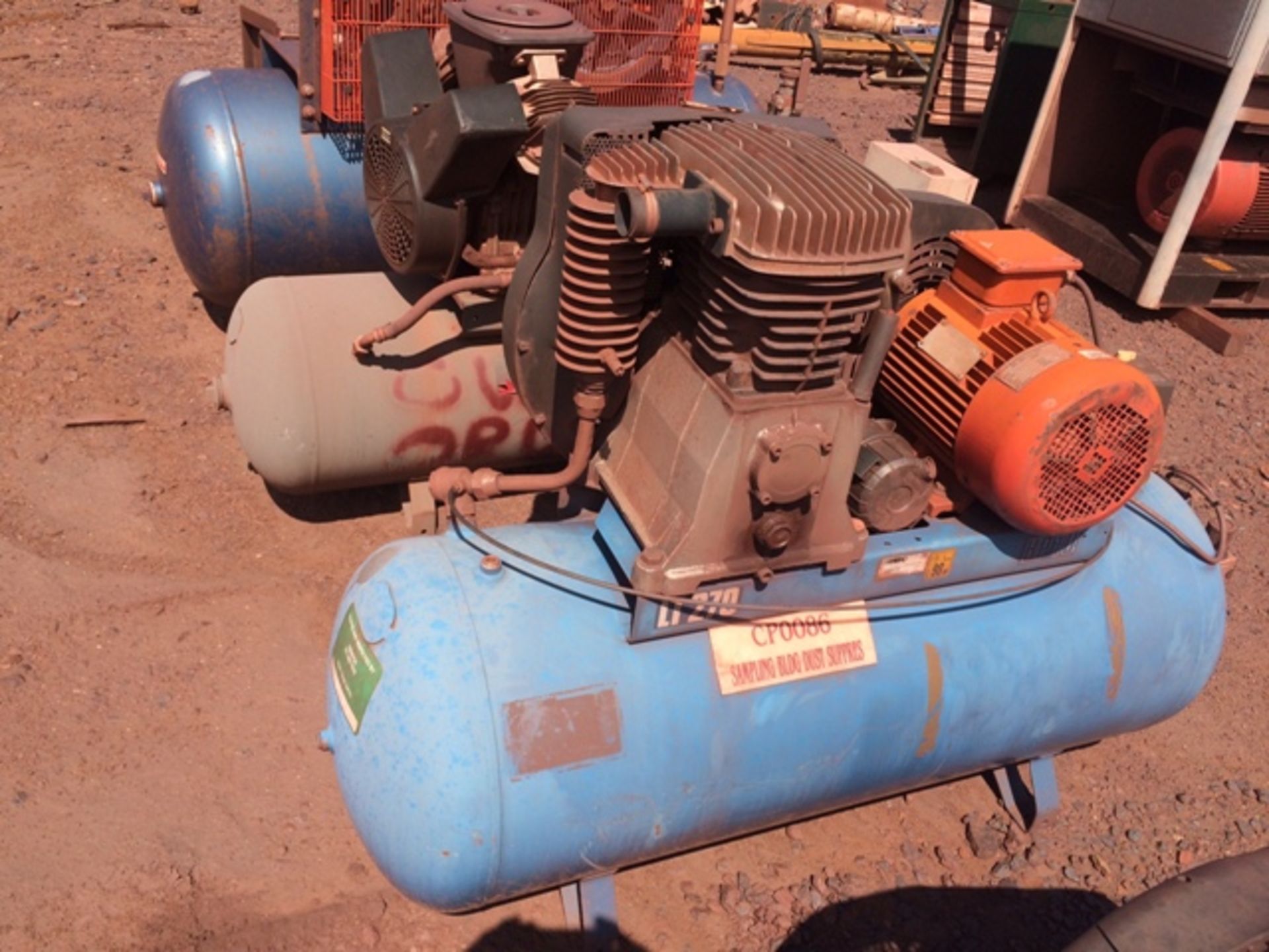 4 X ASSORTED AIR COMPRESSORS (BEESHOEK MINE, NC) TO BE SOLD AS ONE LOT, ONE BUYER TAKES ALL - Image 3 of 6