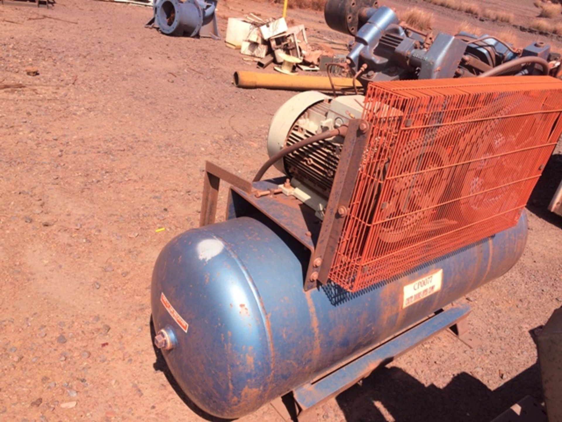 4 X ASSORTED AIR COMPRESSORS (BEESHOEK MINE, NC) TO BE SOLD AS ONE LOT, ONE BUYER TAKES ALL - Image 5 of 6