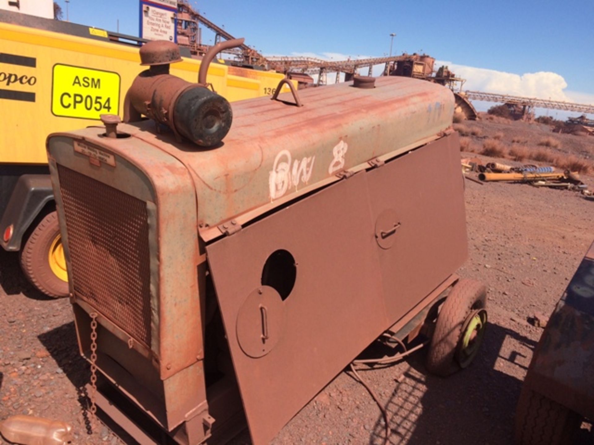 LINCOLN MOBILE WELDING MACHINE 20-TP-70-WM04 (BEESHOEK MINE, NC) - Image 3 of 7