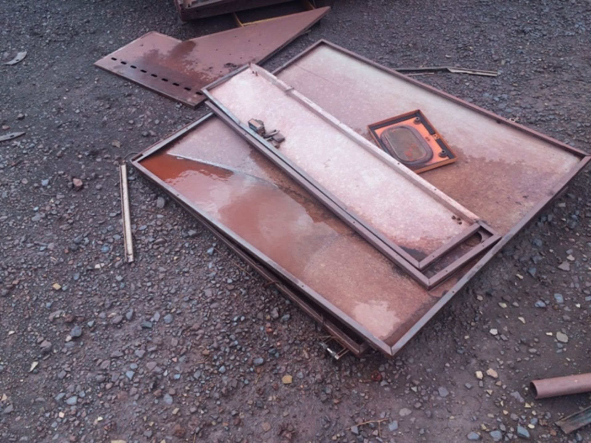 INDUSTRIAL AIR CONDITIONER (STRIPPED) WITH COMPRESSOR, COOLING TOWER & MOTORS BEESHOEK MINE - Image 2 of 9