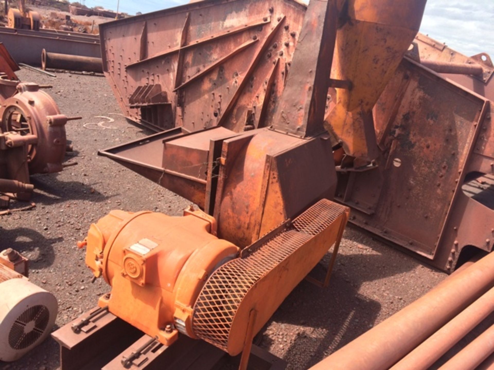 HAMMER MILL WITH MOTOR - 60KW (SERIAL: AV 4045) MOTOR SERIAL: MTO180 (BEESHOEK MINE, NC)