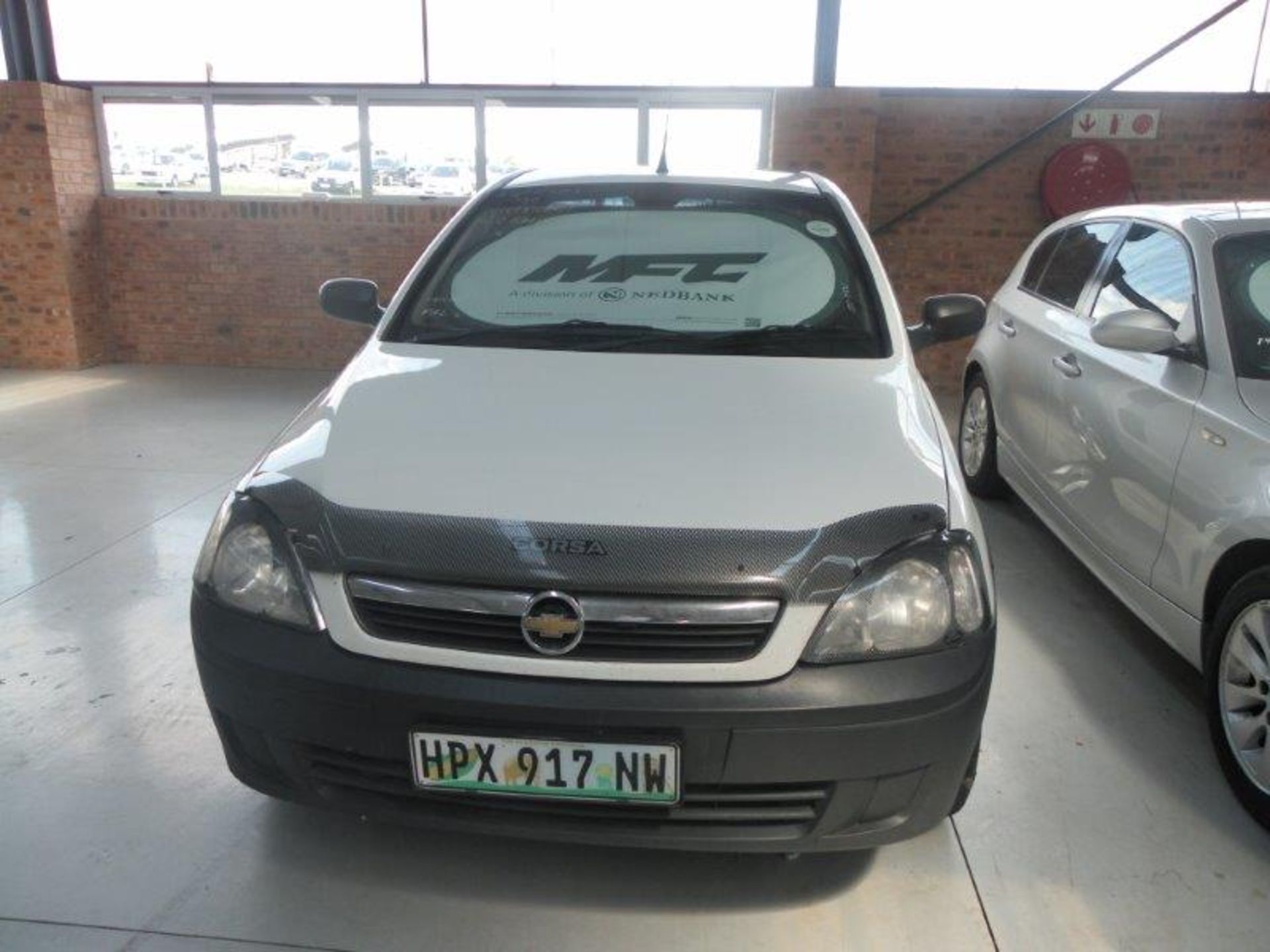 2011 HPX917NW Chevrolet Corsa Utility 1.4 (Vin No: ADMF80JJ84561058 )(91 305 kms) Windscreen - Image 2 of 3