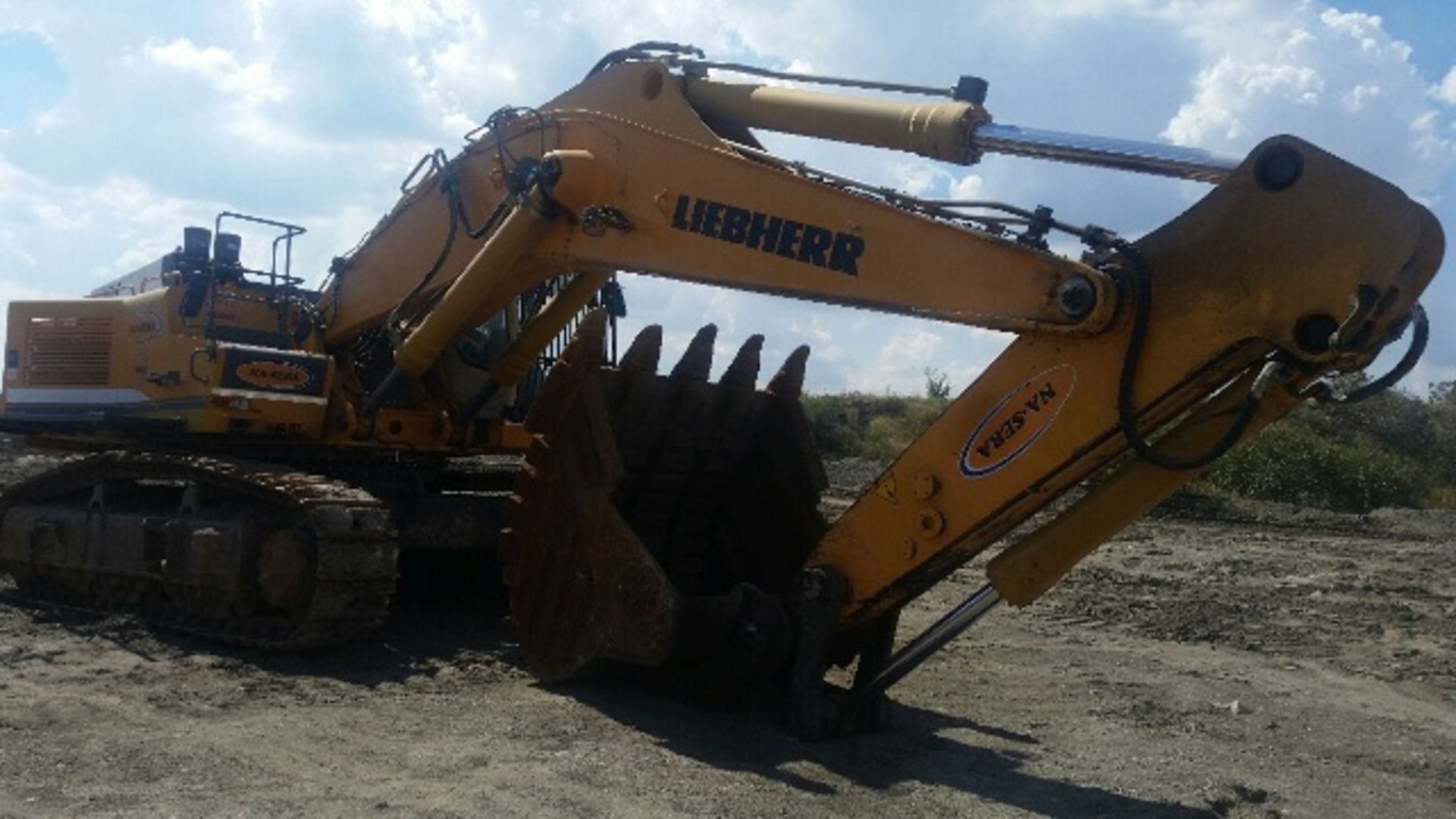 2011 Liebherr 964C Excavator (SERIAL NO: LXH032210)(HOURS: 7879) RUNNER(Rustenburg)