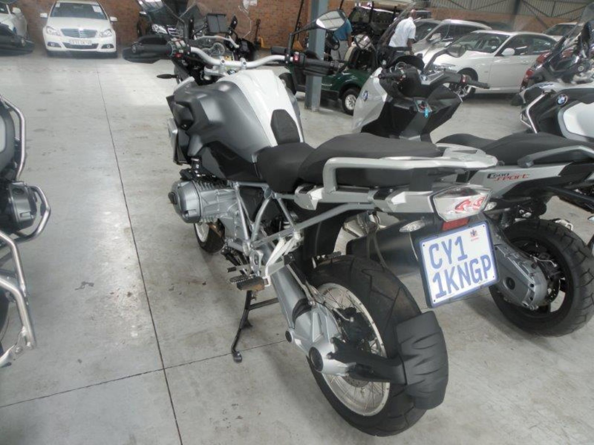 2014 CY11KNGP BMW R1200 GS (Vin No: WB10A0104EZ136823 )(Grey)(10 455 kms) - Image 2 of 2