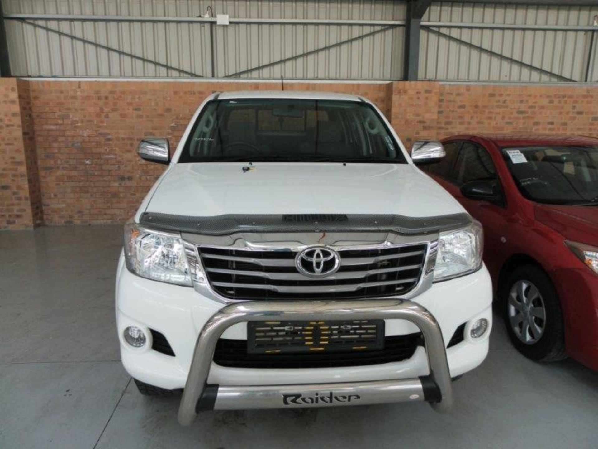 2013 Toyota Hilux VVt-i Raider 4x2 Double Cab (Vin No: AHTEX39G307019641 )(Grey Cloth) (White)(70 - Image 2 of 4