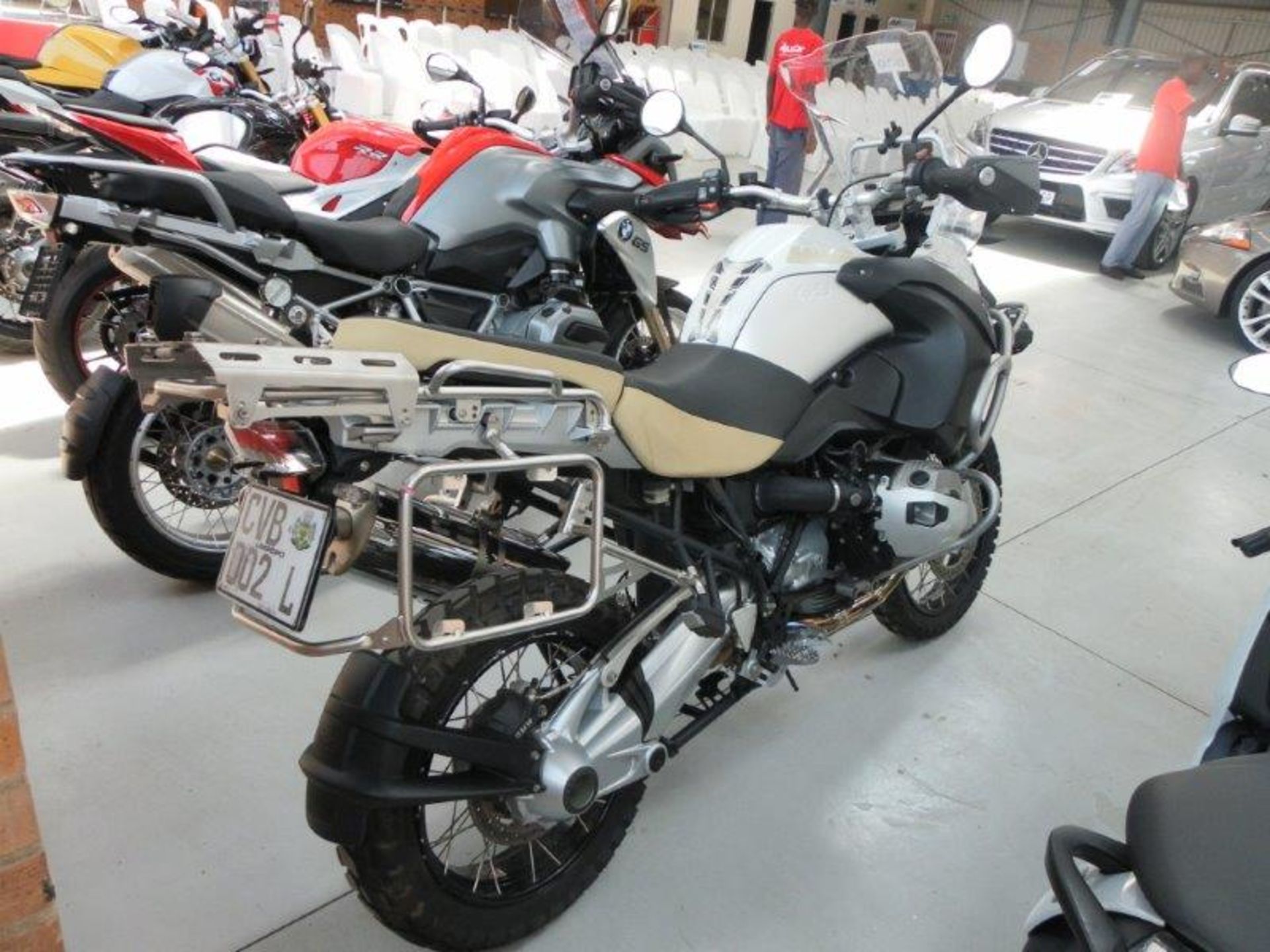 2013 CVB002L BMW R1200 GS Adventure (Vin No: WB1047007DZY30258 )(25 103 kms) - Image 2 of 2