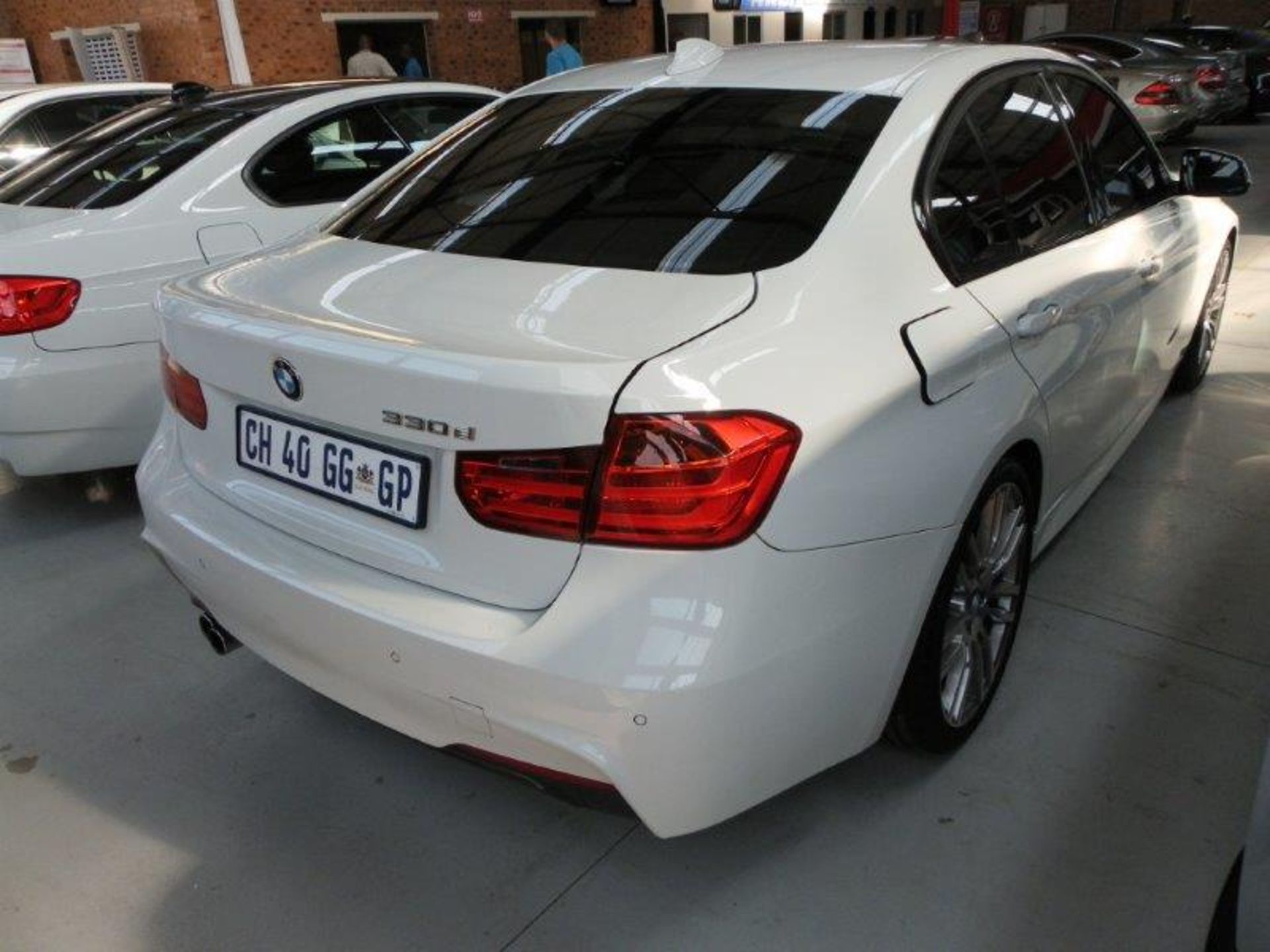 2013 CH40GGGP BMW 330D M Sport Line Auto F30 (Vin No: WBA3E56030NP39849 )(Windscreen Cracked, - Image 2 of 2