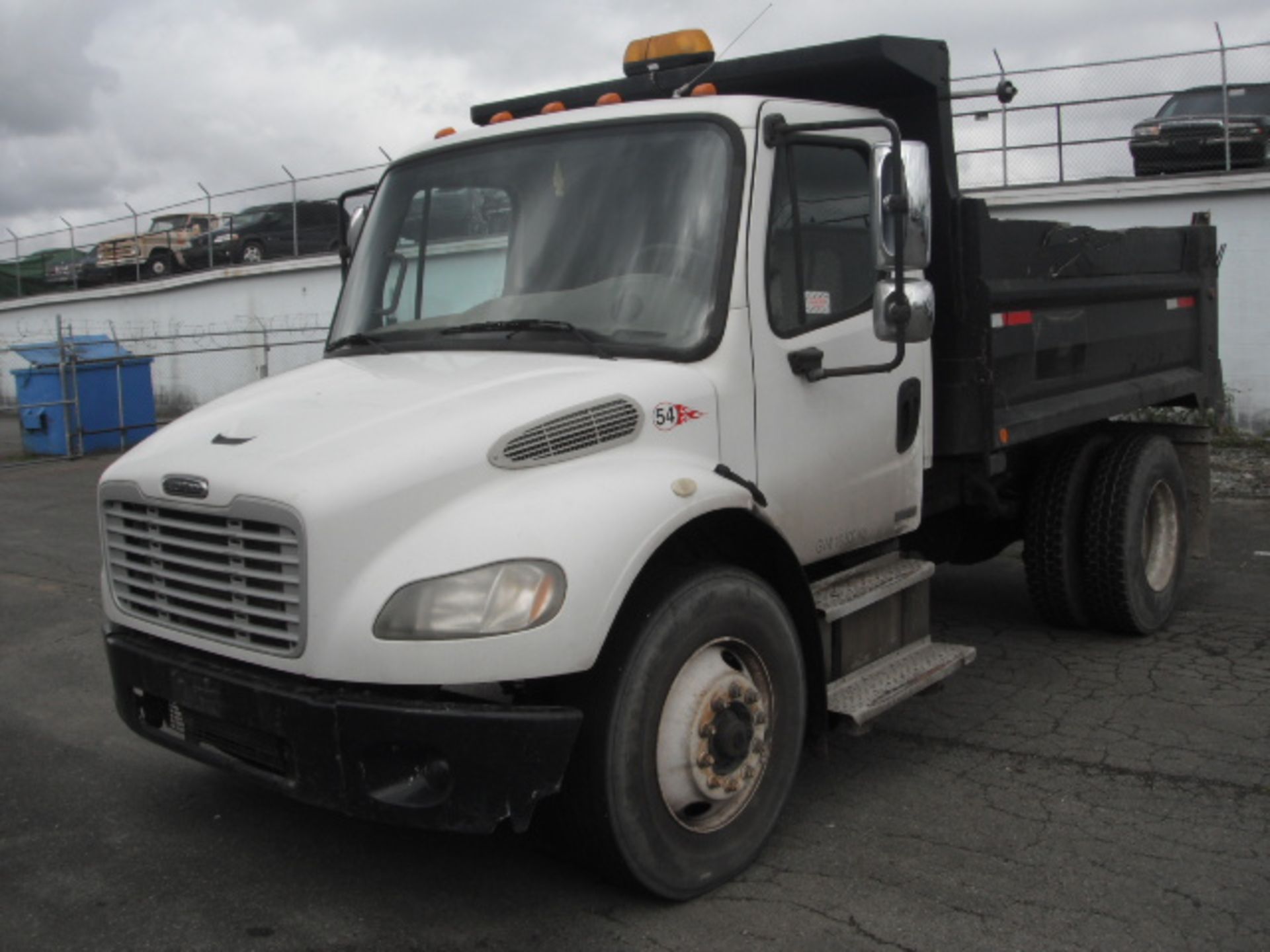 2005 Freightliner M2 Dump Truck (43082)