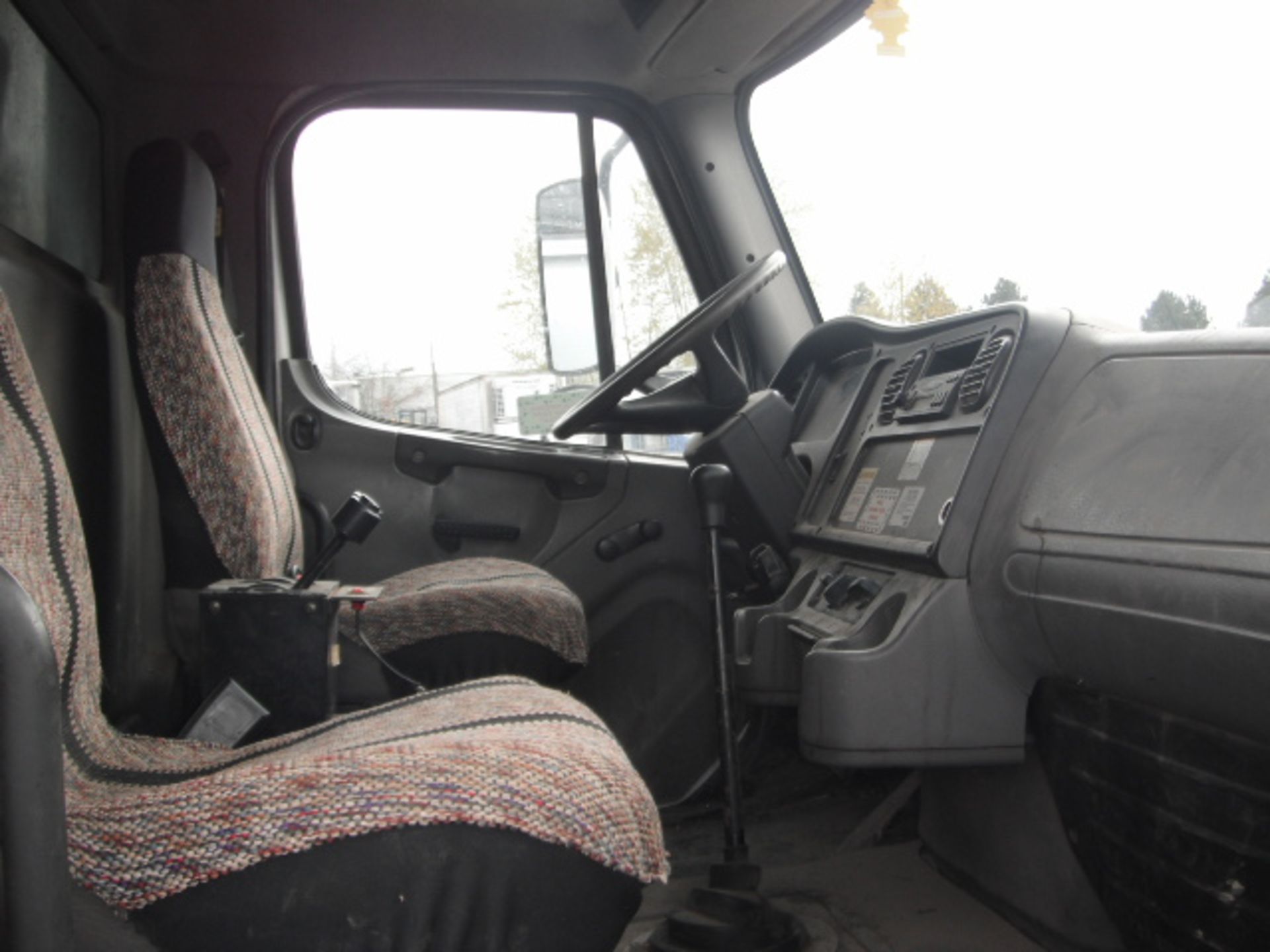2005 Freightliner M2 Dump Truck (43082) - Image 5 of 6