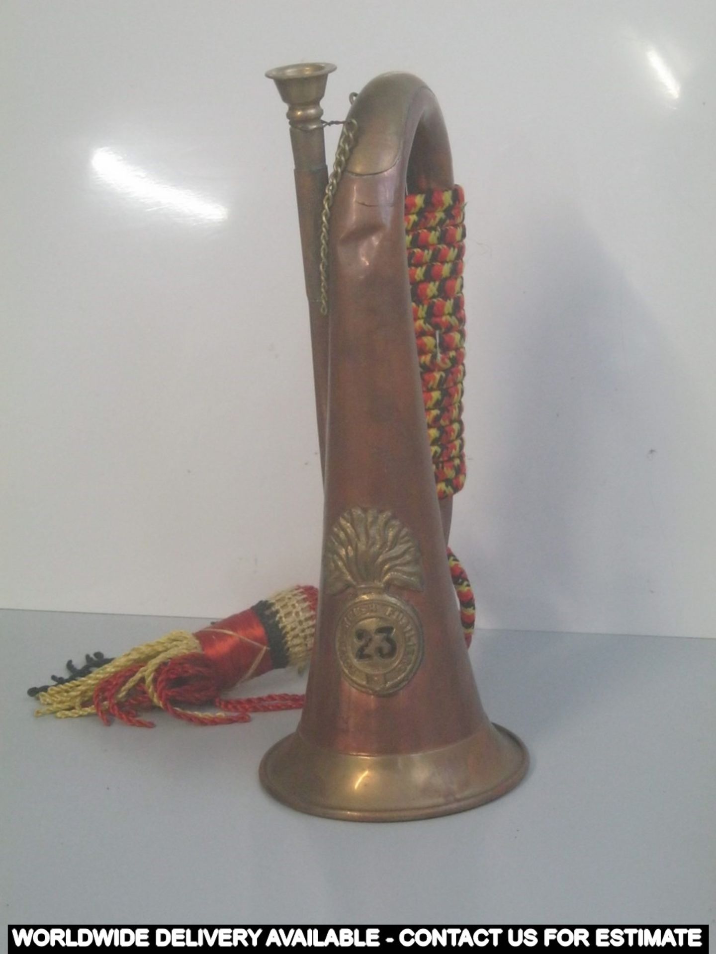 Reproduction brass and copper bugle with military crest - Image 3 of 3