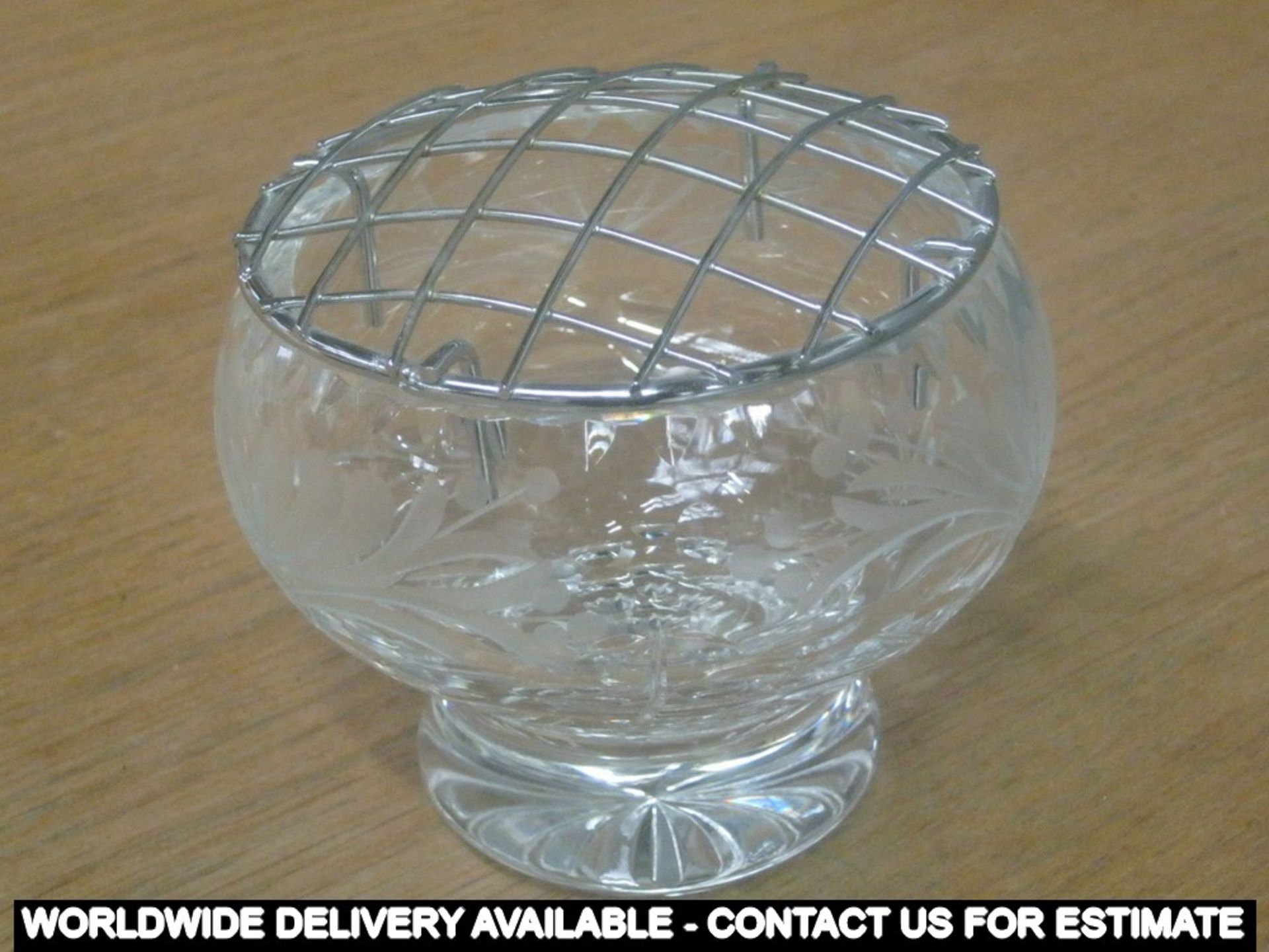 Crysanthemum design glass rose bowl