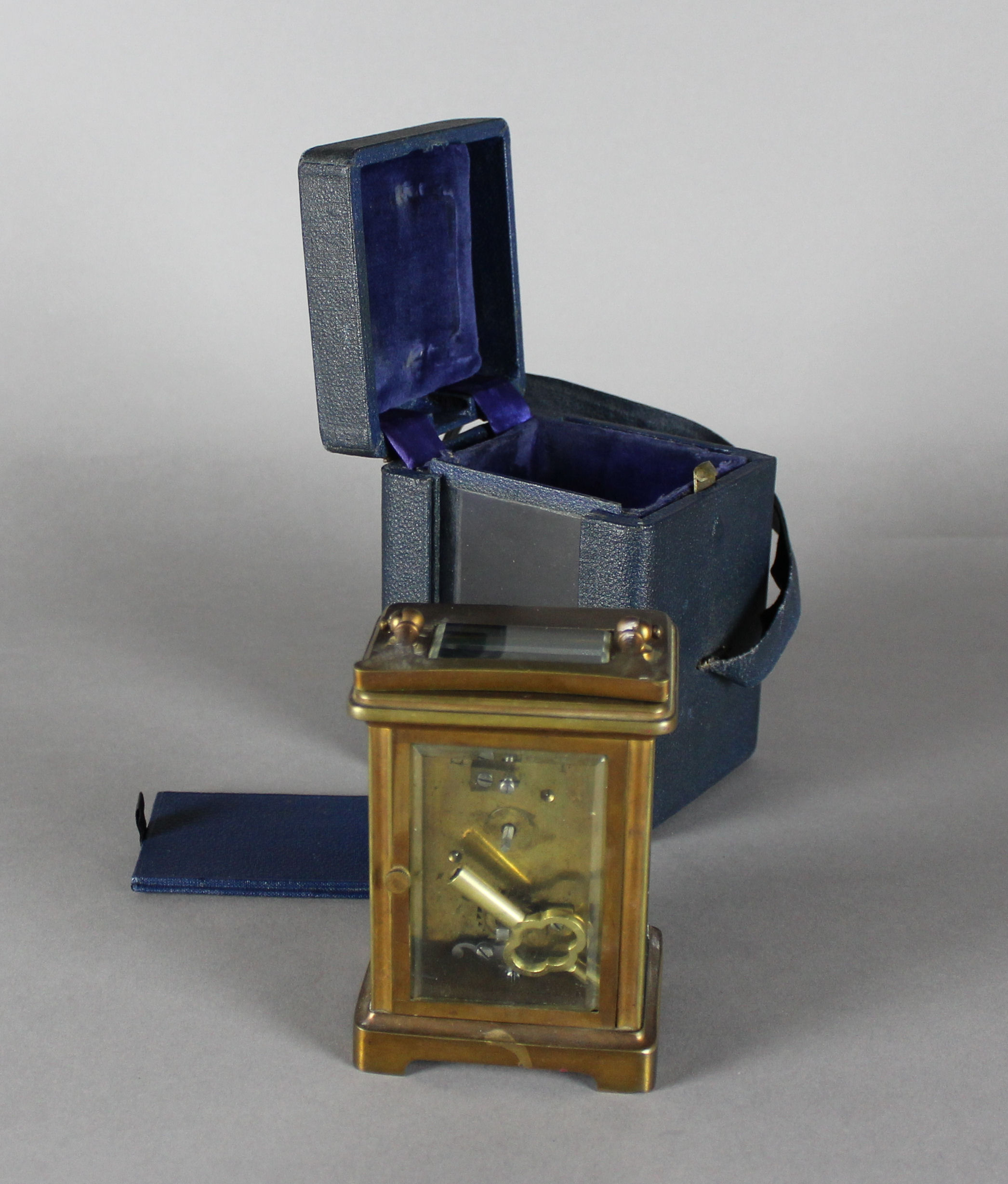 A late 19th/early 20th Century French carriage timepiece retailed by Craddock of Glasgow, with white - Image 7 of 7
