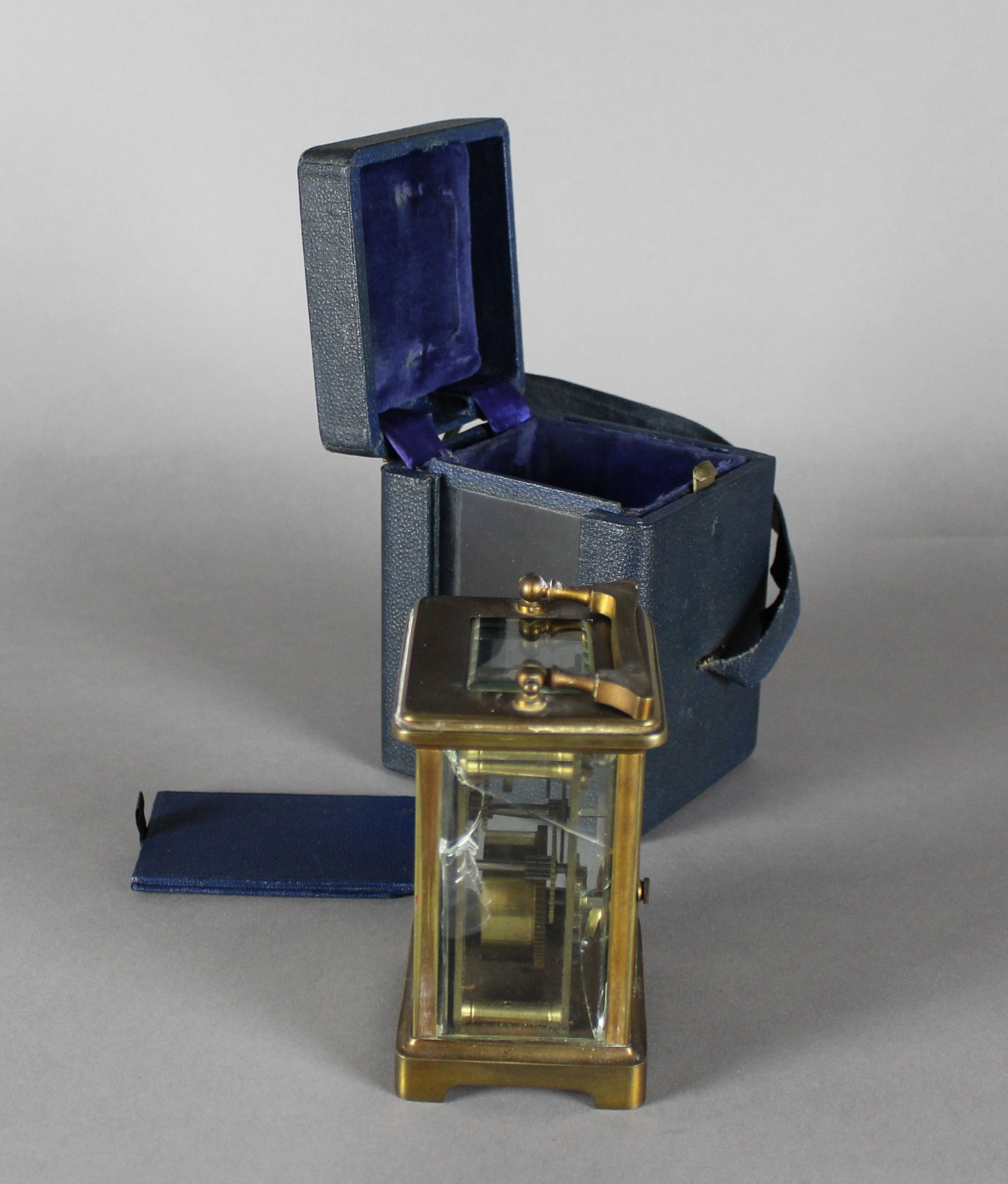 A late 19th/early 20th Century French carriage timepiece retailed by Craddock of Glasgow, with white - Image 6 of 7