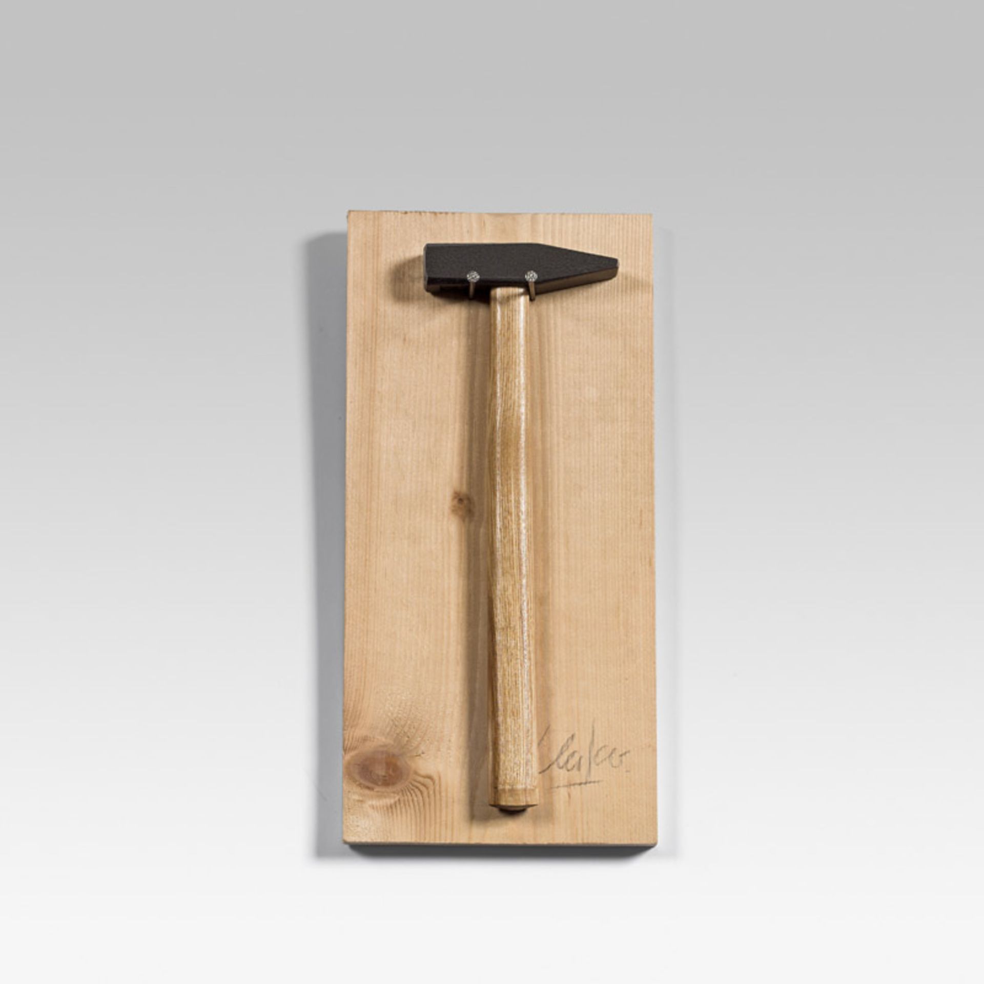 Günther Uecker *Do it yourself, ca. 1968/69 hammer, nails and wooden board; 34 × 16.5 × 7 cm