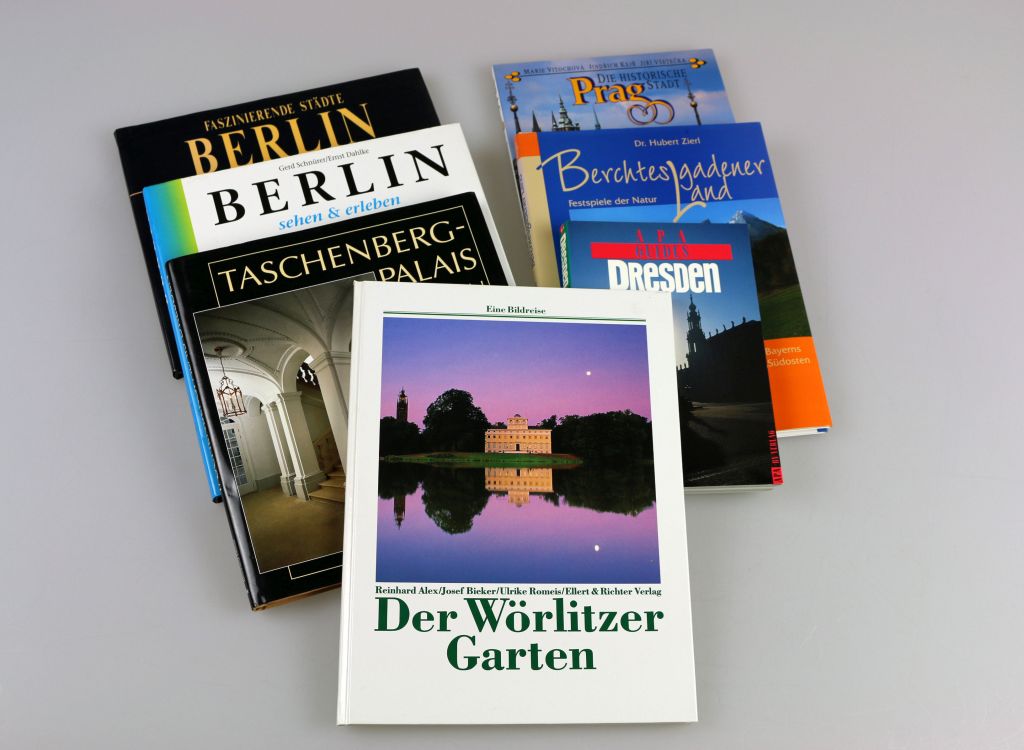 Reiseführer/Bildbandkonvolut, insgesamt 6 Bücher, "APA Guides Dresden", "Prag, DIEHISTORISCHE STADT,