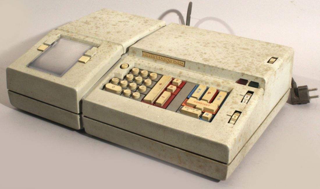 Rechenmaschine, "Olivetti Logos 240", elektrisch, 13 x 46 x 30 cm, Funktion undVollständigkeit nicht