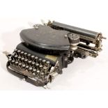 Schreibmaschine, "Adler", mechanisch, 15 x 38 x 36 cm, Funktion und Vollständigkeit nichtgeprüft,