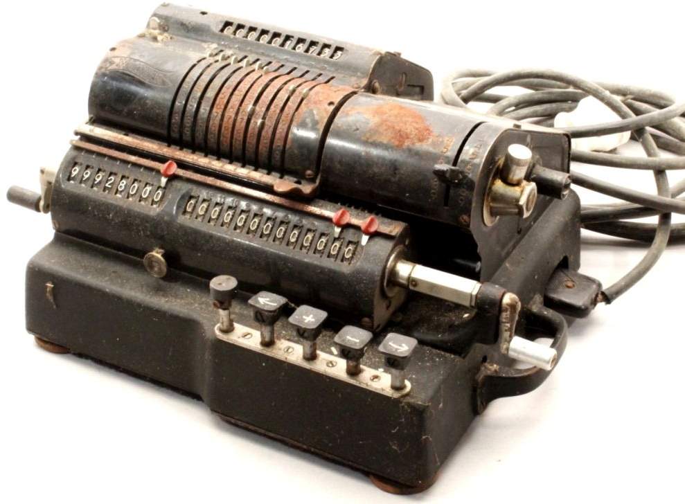 Rechenmaschine, "Walther", elektrisch, 15 x 30 x 21 cm, Funktion und Vollständigkeit nichtgeprüft,