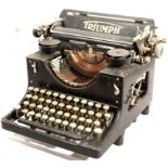 Schreibmaschine, "Triumph", mechanisch, 27 x 37 x 35 cm, Funktion und Vollständigkeitnicht