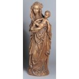 Holz-Figur, "Maria mit Kind", Mitte 20. Jh., auf Sockel mit Mondsichel plastische,rückseitig